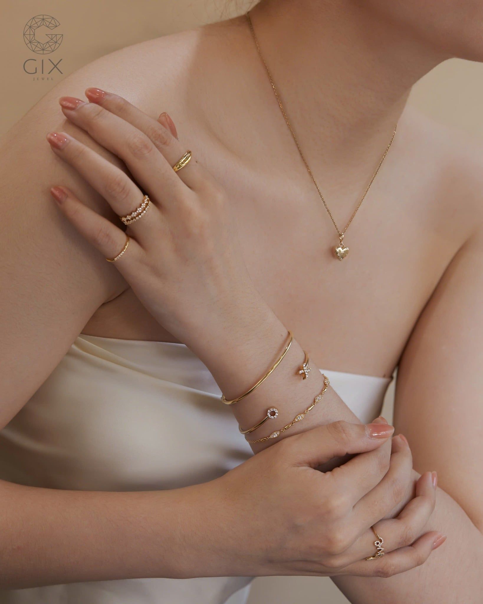  [CÓ SẴN] Vòng cuff hở bạc mạ vàng gắn 2 charm chữ cái 