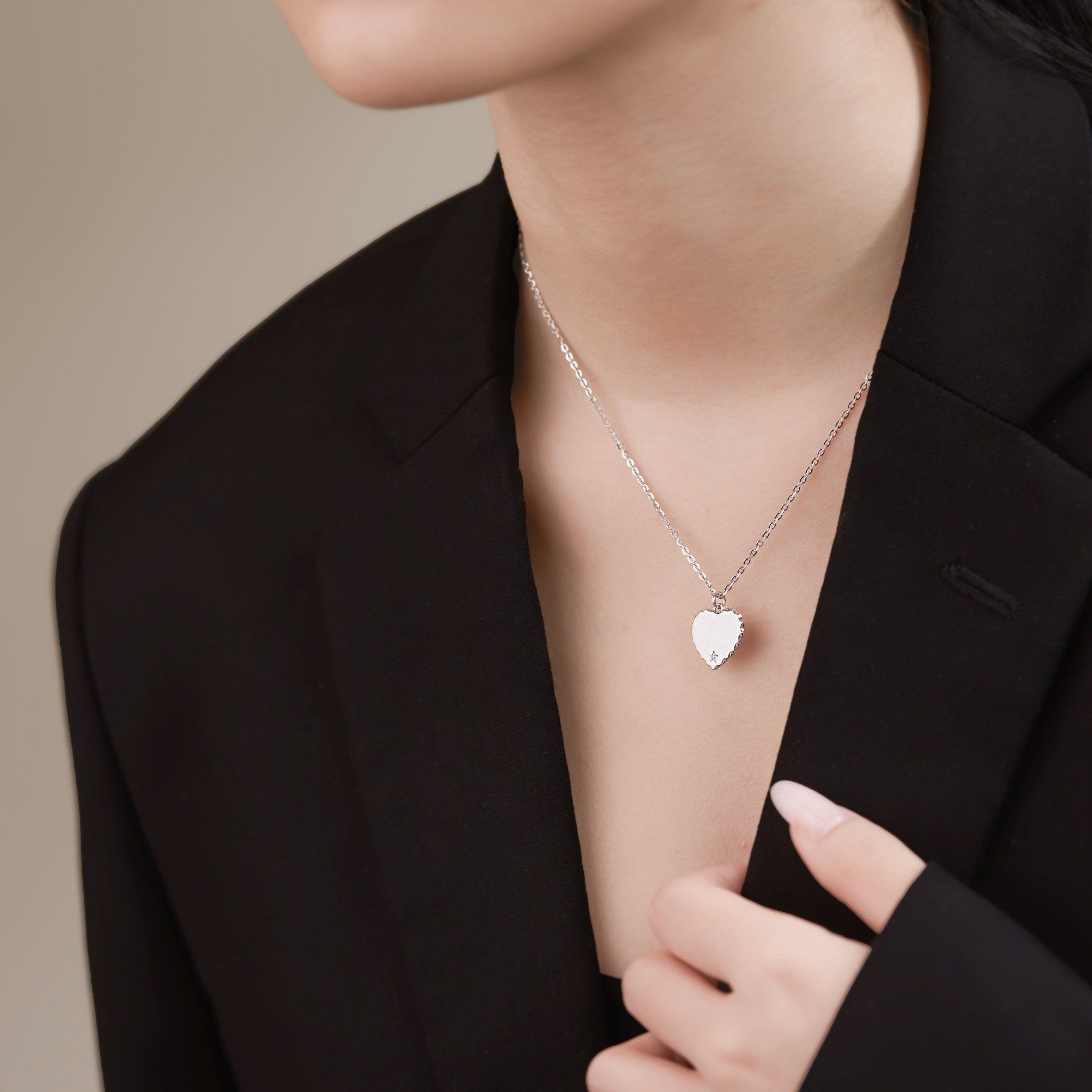  Dây chuyền trái tim vàng trắng sợi mảnh đẹp khắc tên | Gix Jewel 