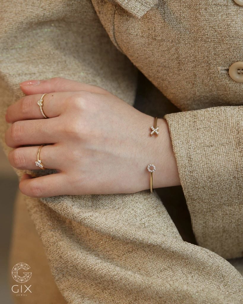 [CÓ SẴN] Vòng cuff hở bạc mạ vàng gắn 2 charm chữ cái
