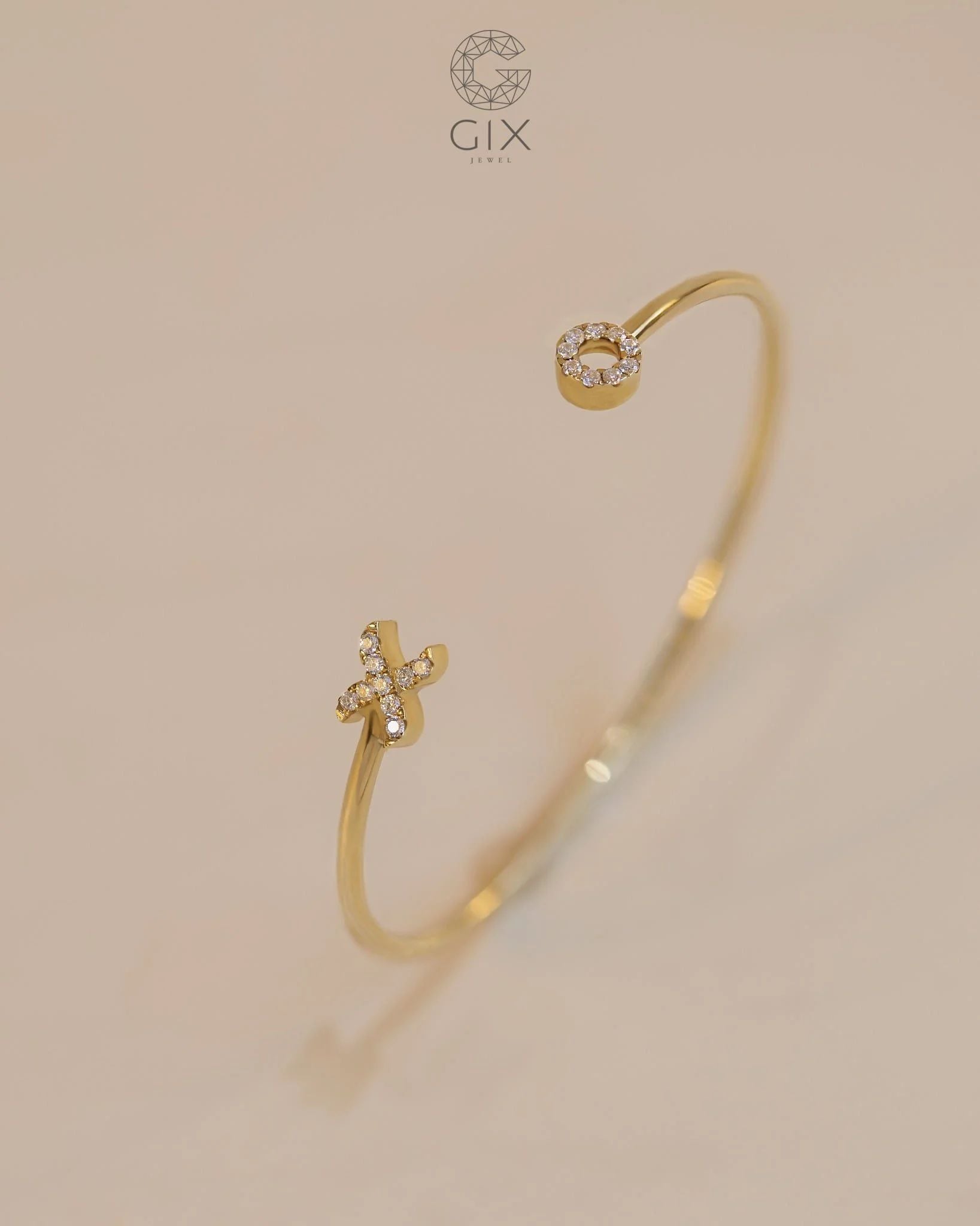  [CÓ SẴN] Vòng cuff hở bạc mạ vàng gắn 2 charm chữ cái 