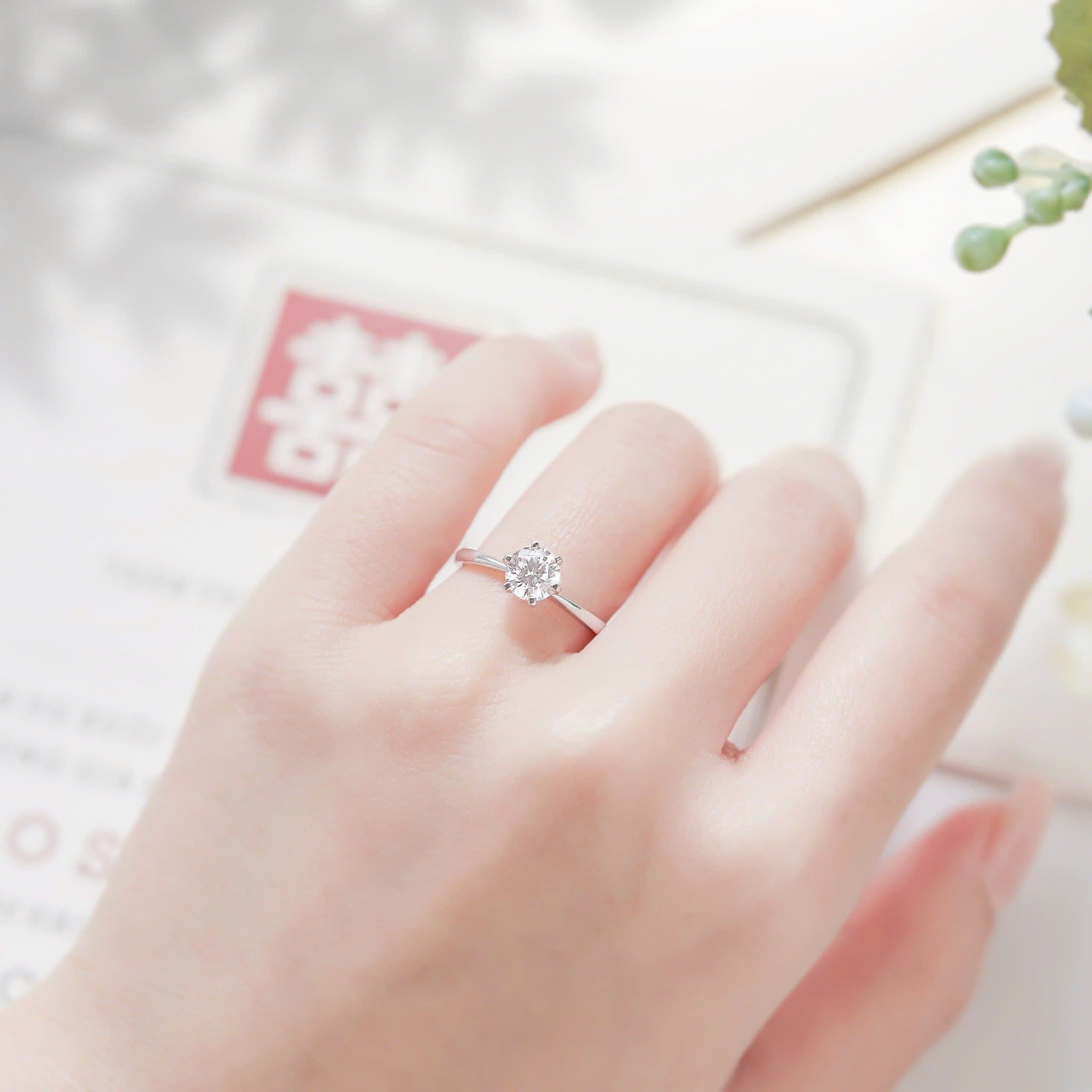  Nhẫn cầu hôn vàng 18k Luxe Dot | Gix Jewel 