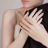  Nhẫn cưới vàng tây 610 bản to khắc hoa văn - GCR25050043 