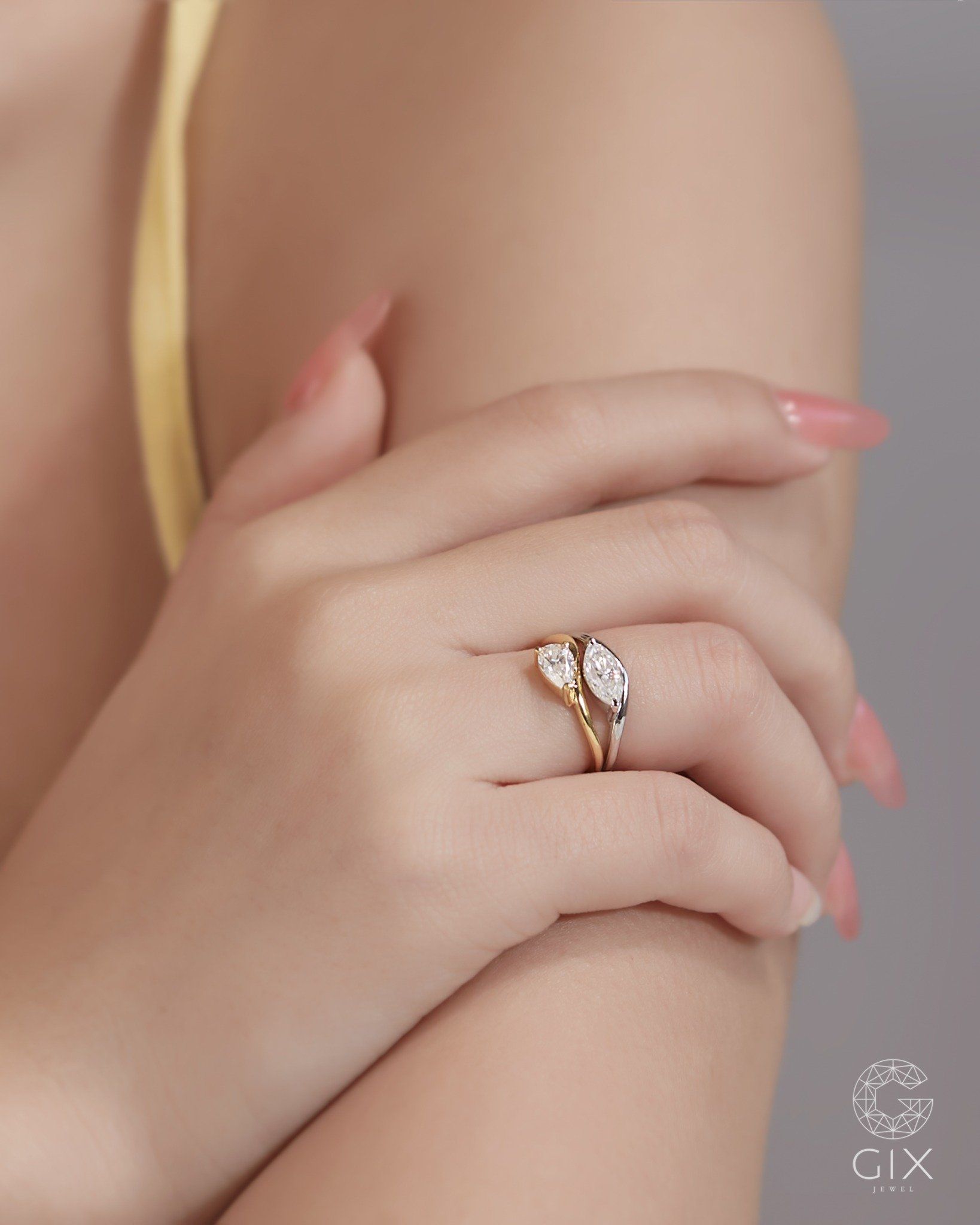  Bộ nhẫn nữ đeo ngón út vàng 18k đẹp đính Moissanite Gix Jewel 