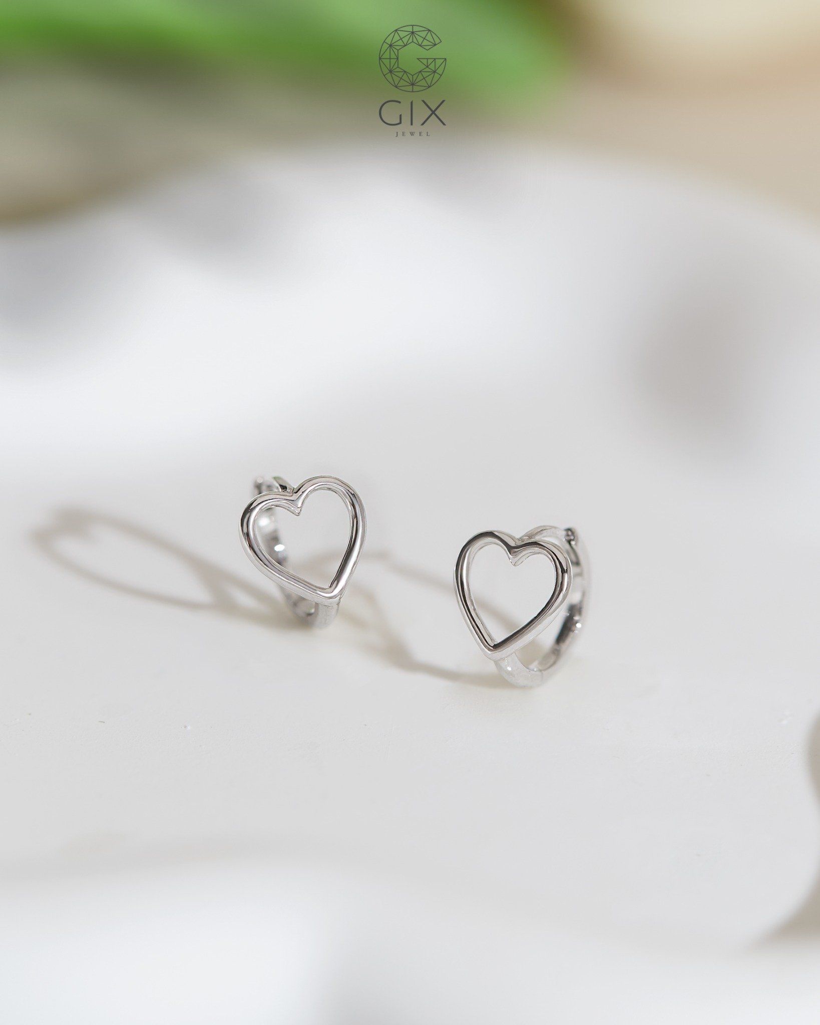  Bông tai khoen tròn vàng tây & bạc hình trái tim - Heartful Loop | Gix Jewel 