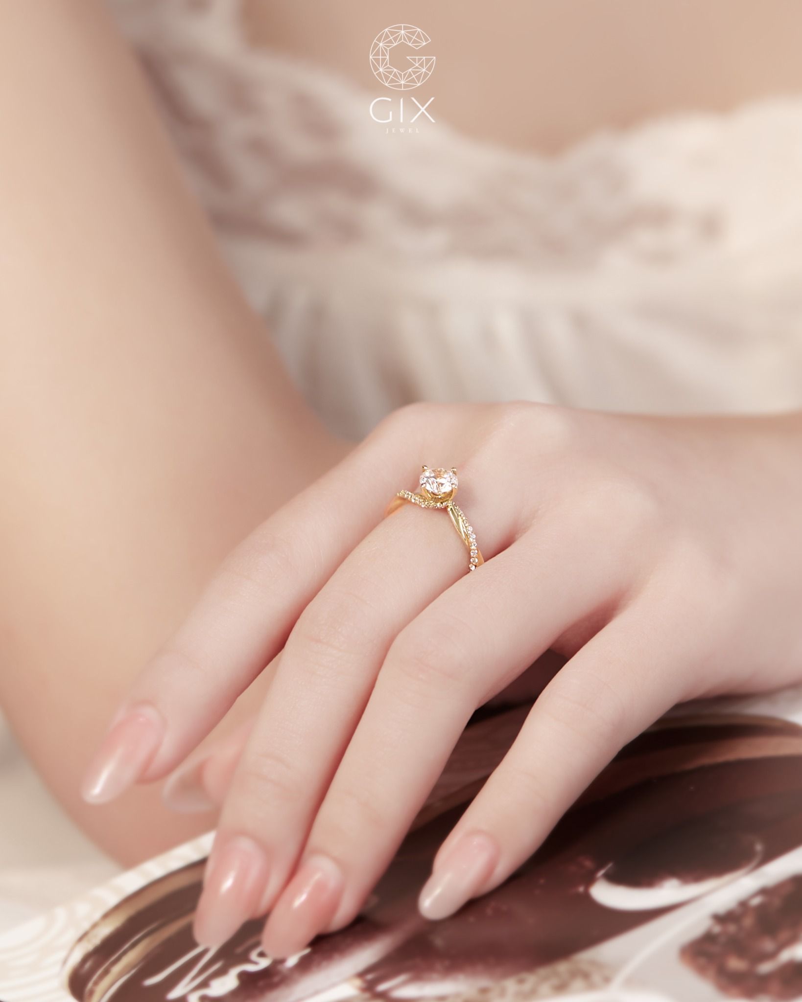  Nhẫn cầu hôn vàng tây 18k đính kim cương - Trellis Diamond  | Gix Jewel 