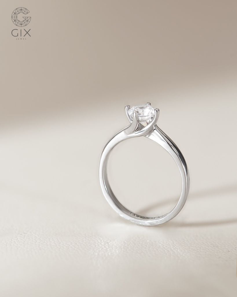  Nhẫn đính hôn vàng trắng 18k đính kim cương nhân tạo - Honey Lace | Gix Jewel 