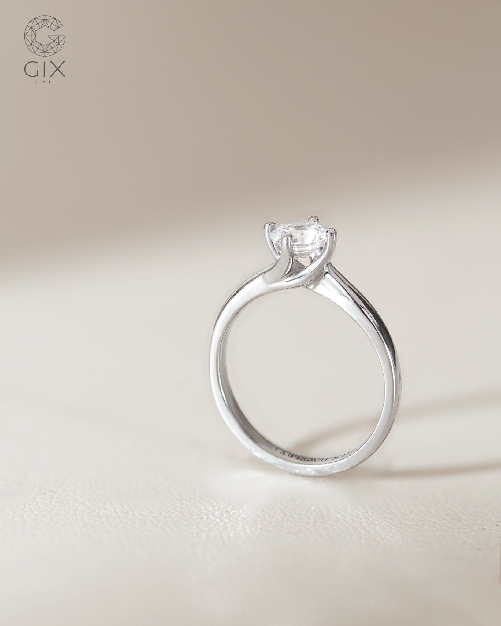  Nhẫn đính hôn vàng trắng 18k đính kim cương nhân tạo - Honey Lace | Gix Jewel 