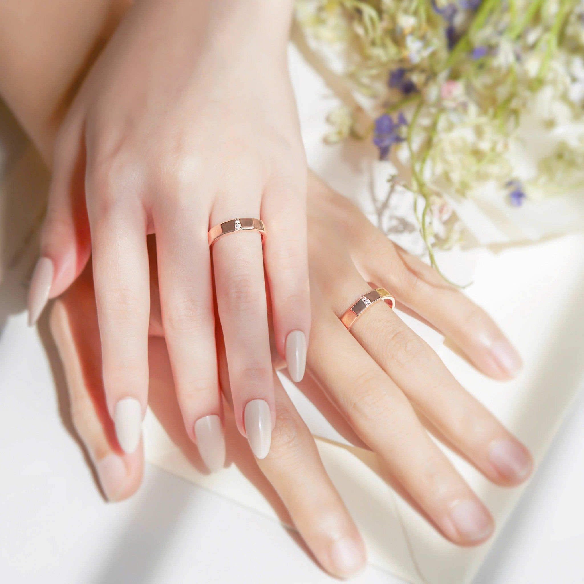  Nhẫn Cưới Vàng 18K Vát Cạnh - Loyelle | GCR25050008 