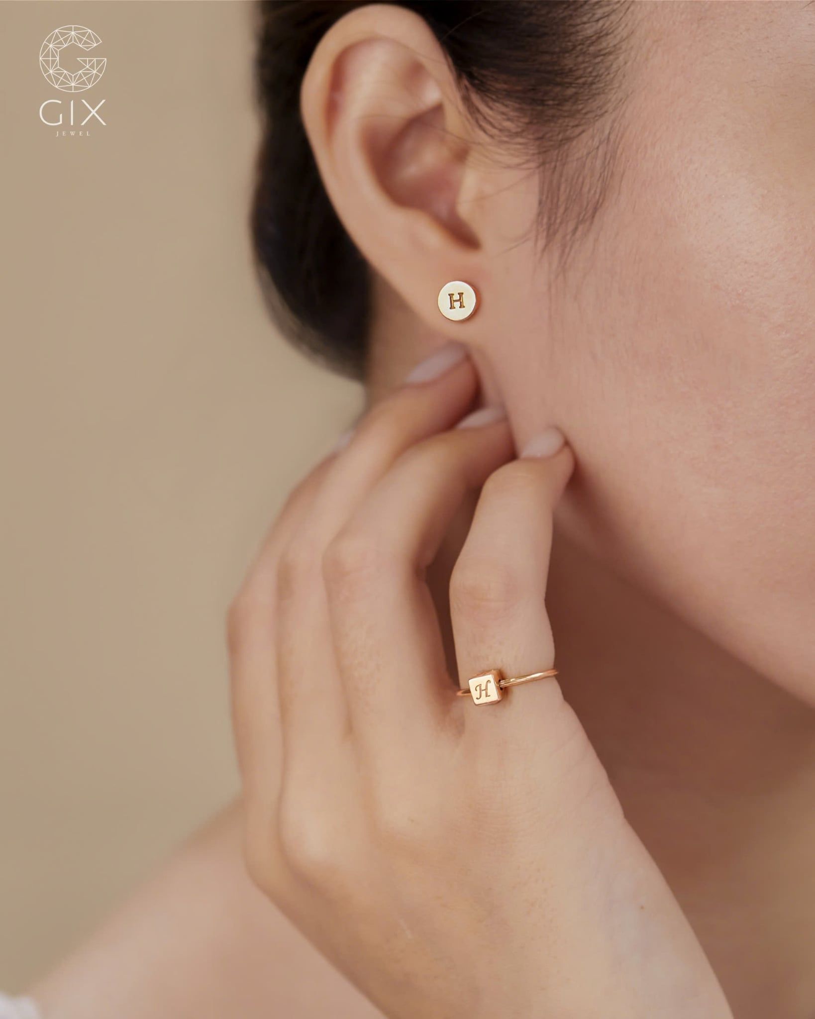  Nhẫn rubik khắc chữ cái theo yêu cầu - GNN25050178 | Gix Jewel 