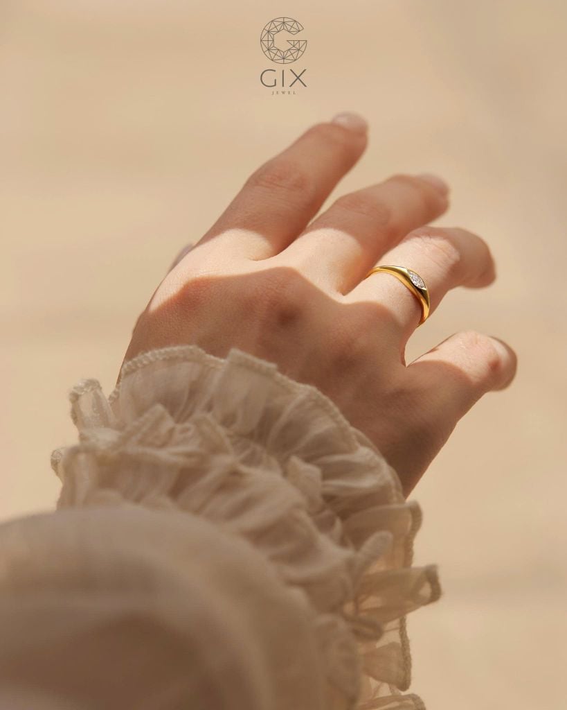  Nhẫn signet mini đính đá Marquise - GNN25050179 | Gix Jewel 