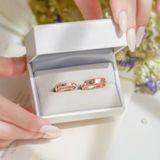  Nhẫn cưới đẹp vàng 18k kiểu mới bản to đính kim cương Moissanite khắc chữ Gix Jewelry 