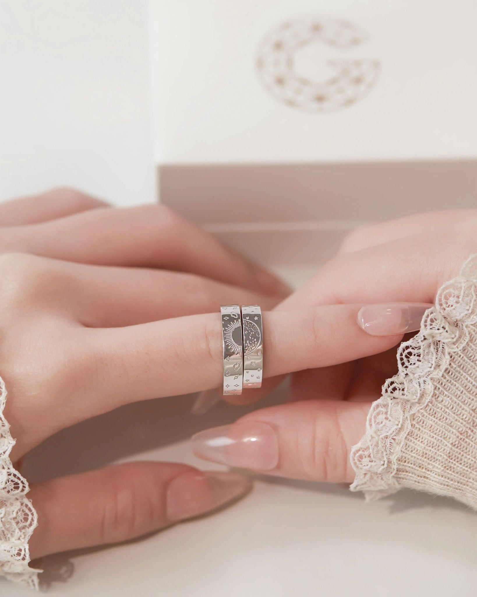  Nhẫn cặp Sun & Moon đẹp bản vuông khắc sao trăng - GCR25050141 