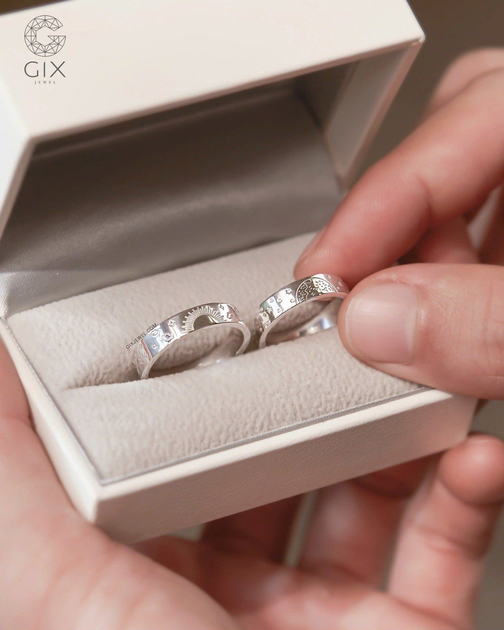  Nhẫn cặp Sun & Moon đẹp bản vuông khắc sao trăng - GCR25050141 