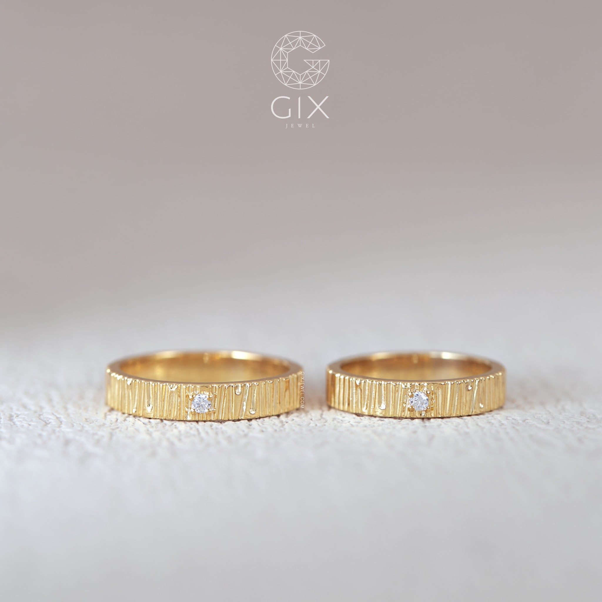  Nhẫn cặp đẹp bản vuông đính đá khắc chữ Gixjewel - GCR25050109 