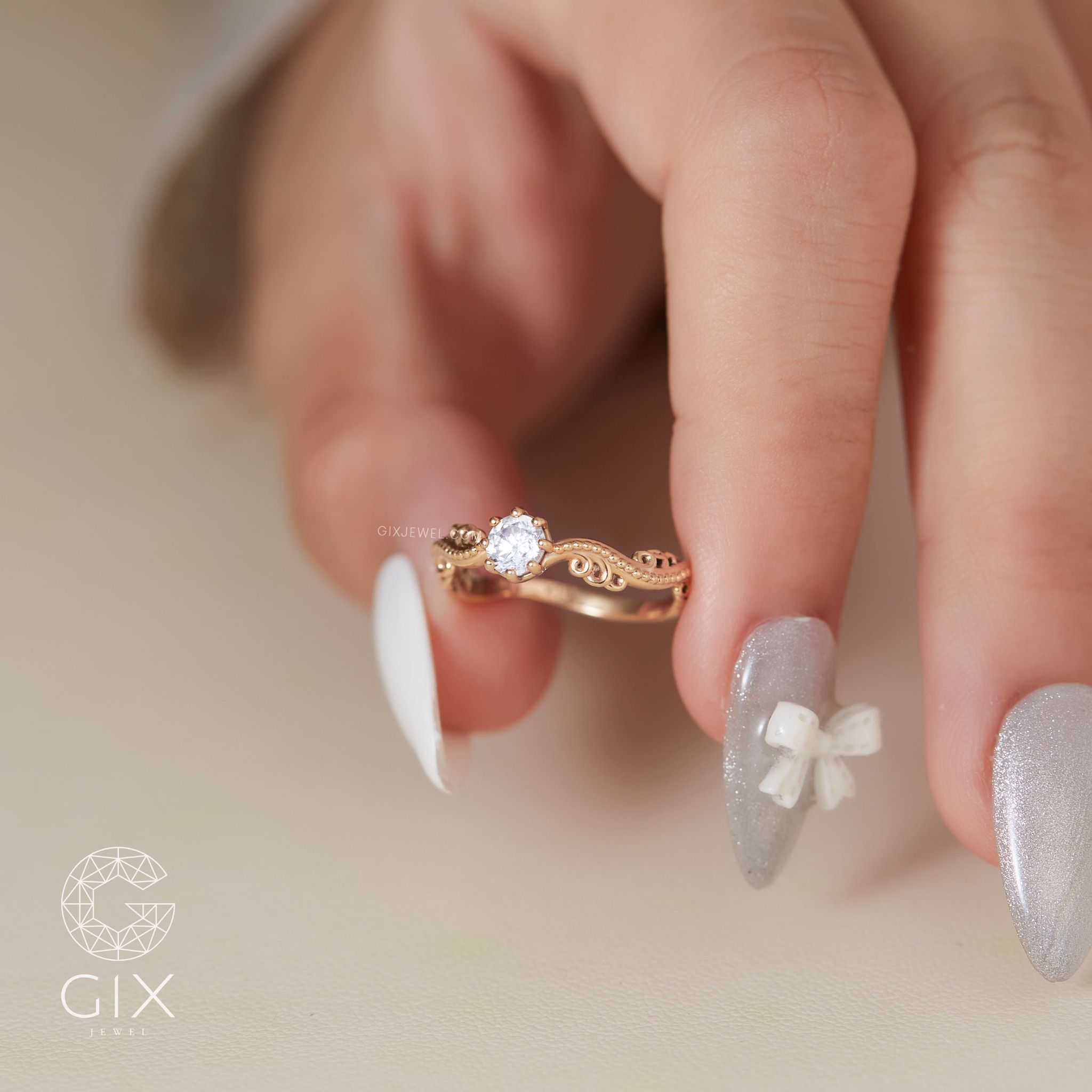  [CÓ SẴN] Nhẫn đai hoa văn đính 1 viên đá vàng hồng 14k - ni 10 