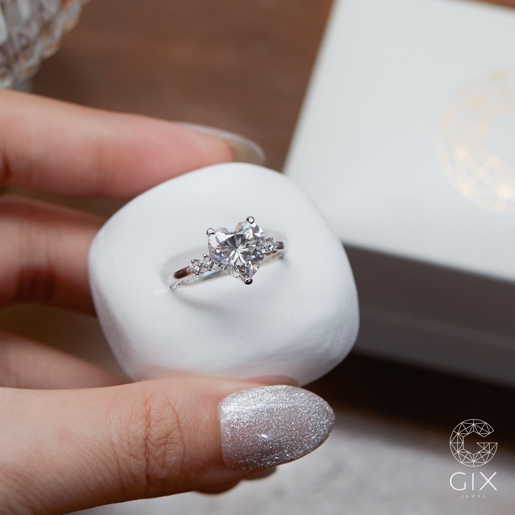  [CÓ SẴN] Nhẫn cầu hôn mois trái tim vàng trắng 18k - ni 13 