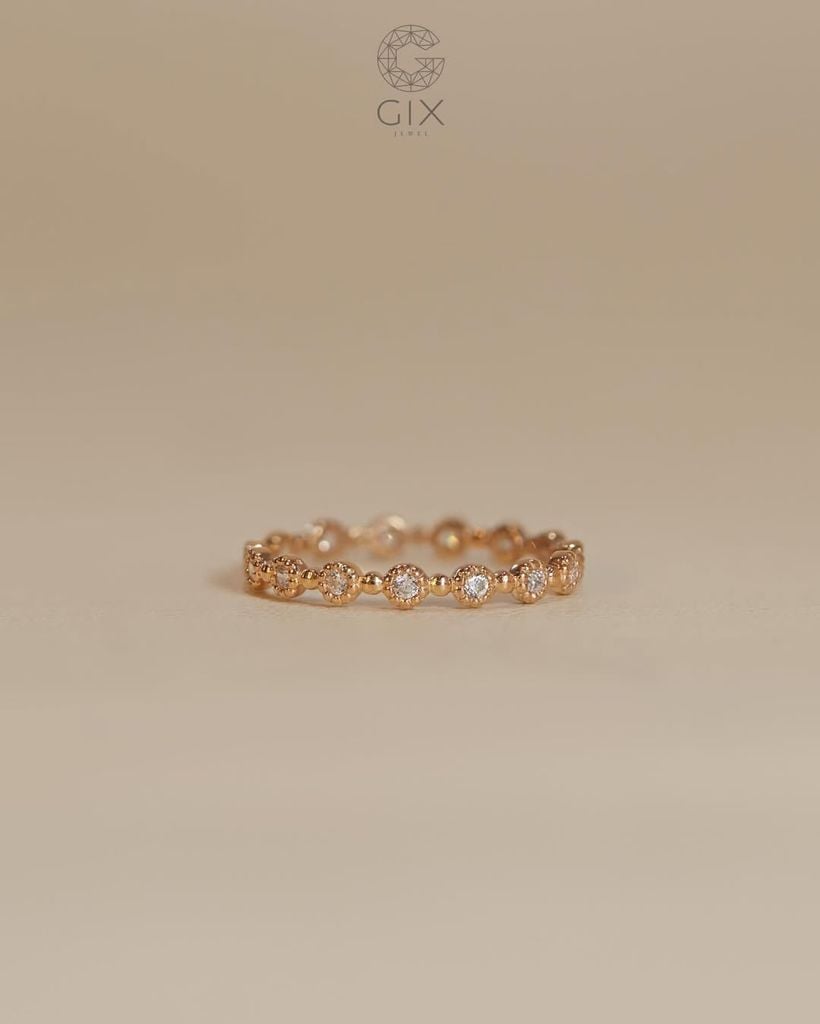  Nhẫn kim cương tấm chấu hình hoa đai mảnh đẹp - Petal Eternity | Gix Jewel 