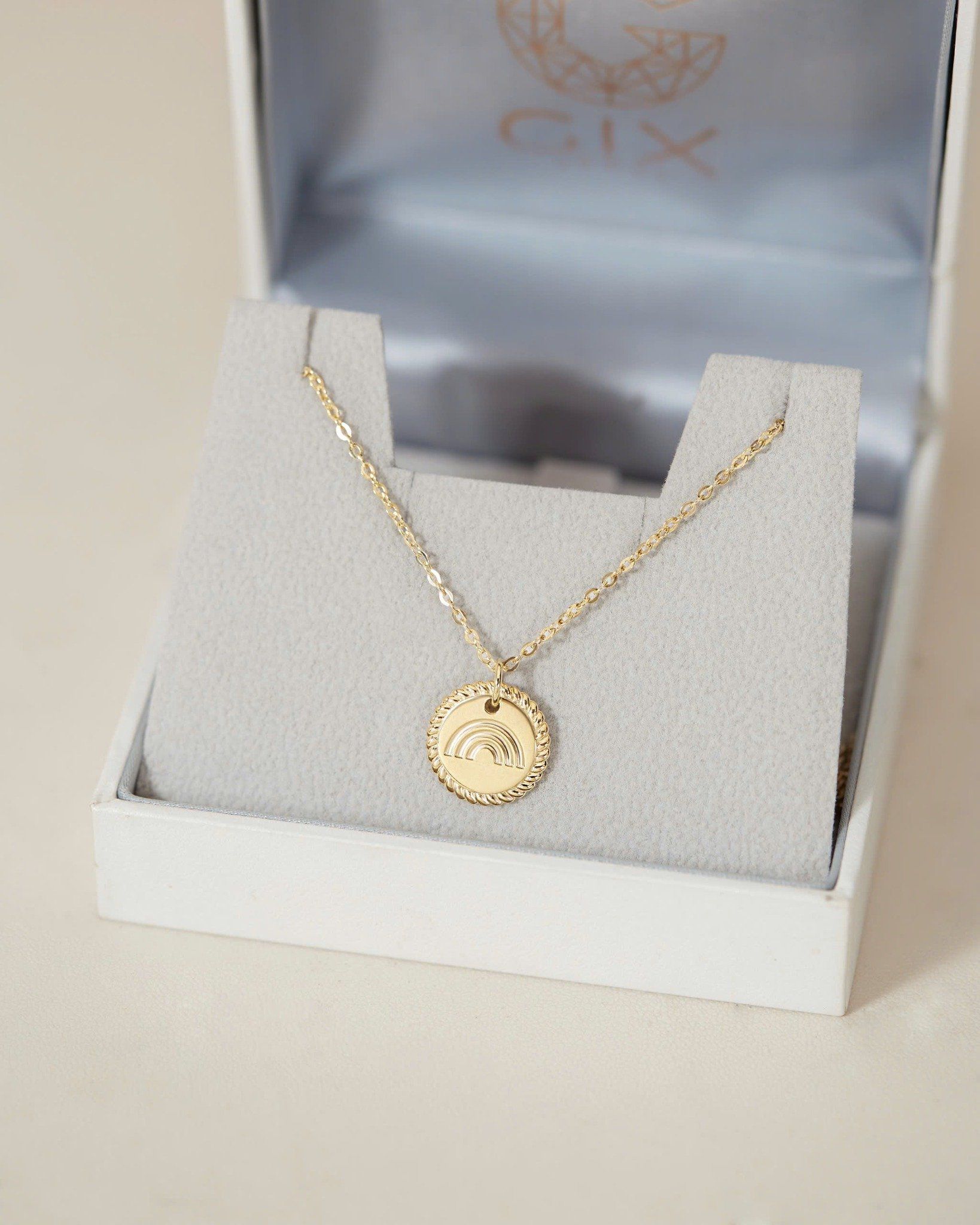  Dây chuyền vàng hình tròn đồng xu khắc cầu vòng - Eterna Rainbow | Gix Jewelry 