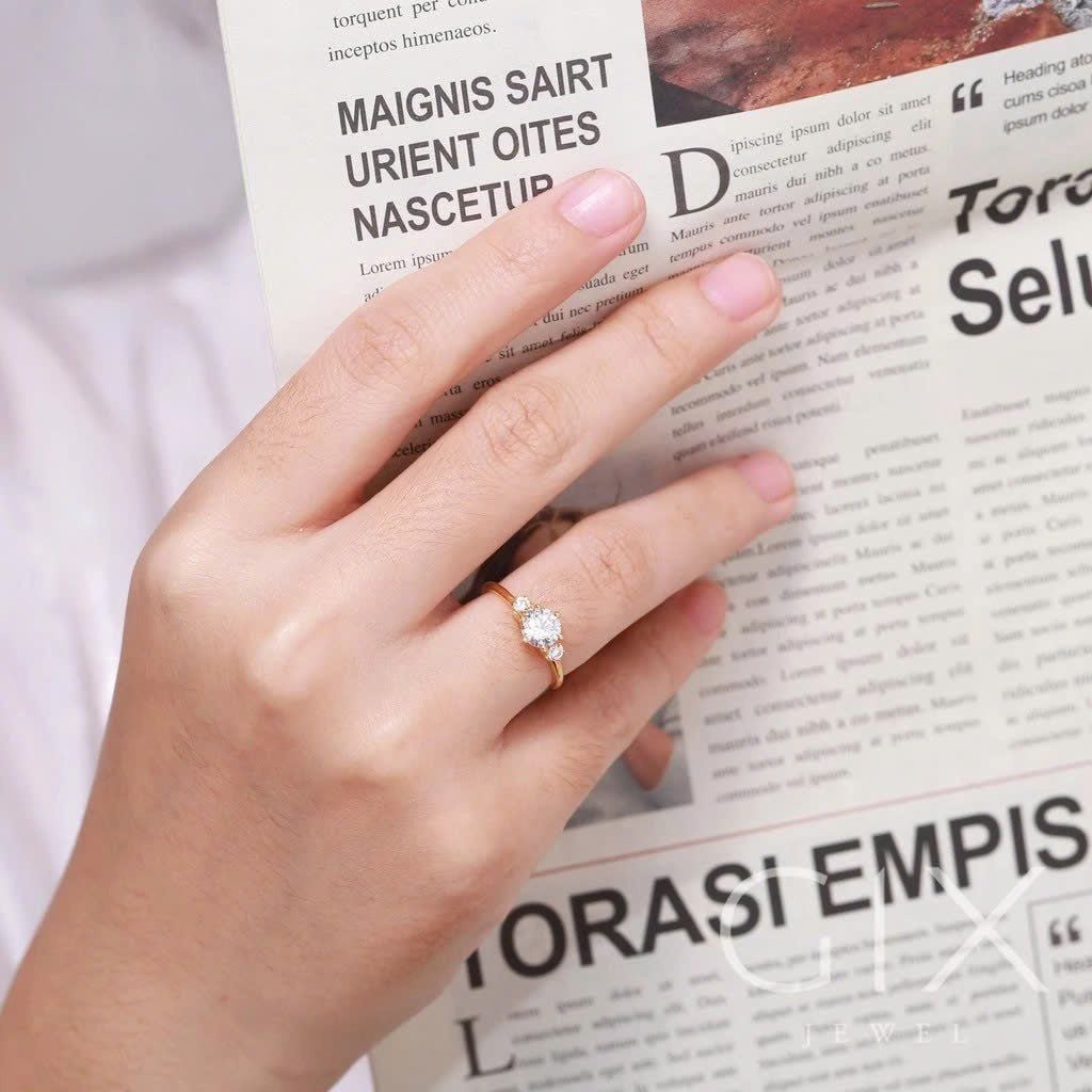  Nhẫn bạc nữ cao cấp mạ vàng đính ba viên đá phối hợp Gix Jewel SPGN47 