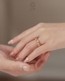  Nhẫn cưới vàng 10k bản vuông khắc hoa văn Gixjewel - GCR25050088 