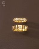  Nhẫn cưới hiện đại vàng 18k đính kim cương bản to khắc chữ | Gix Jewelry 