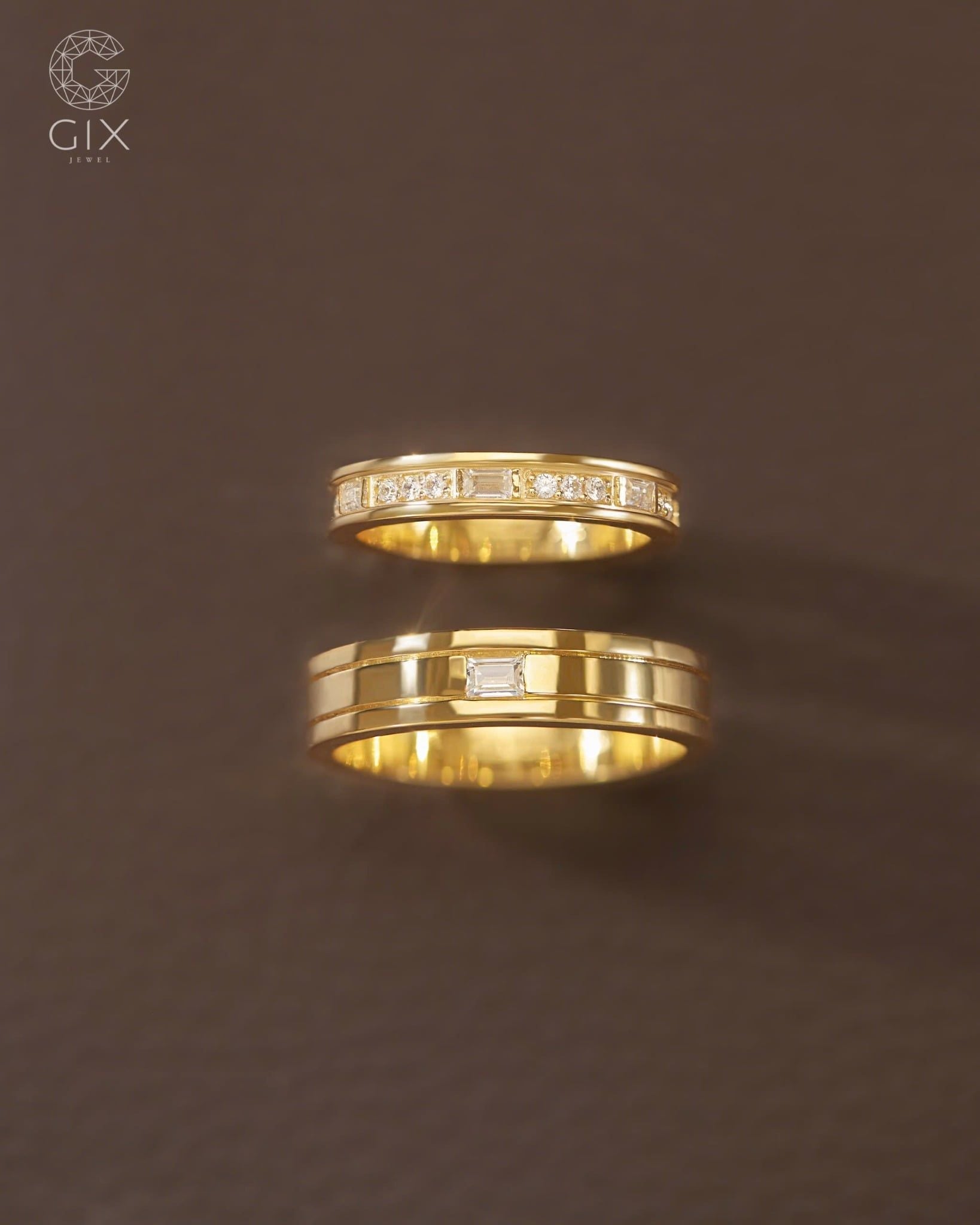  Nhẫn cưới hiện đại vàng 18k đính kim cương bản to khắc chữ | Gix Jewelry 