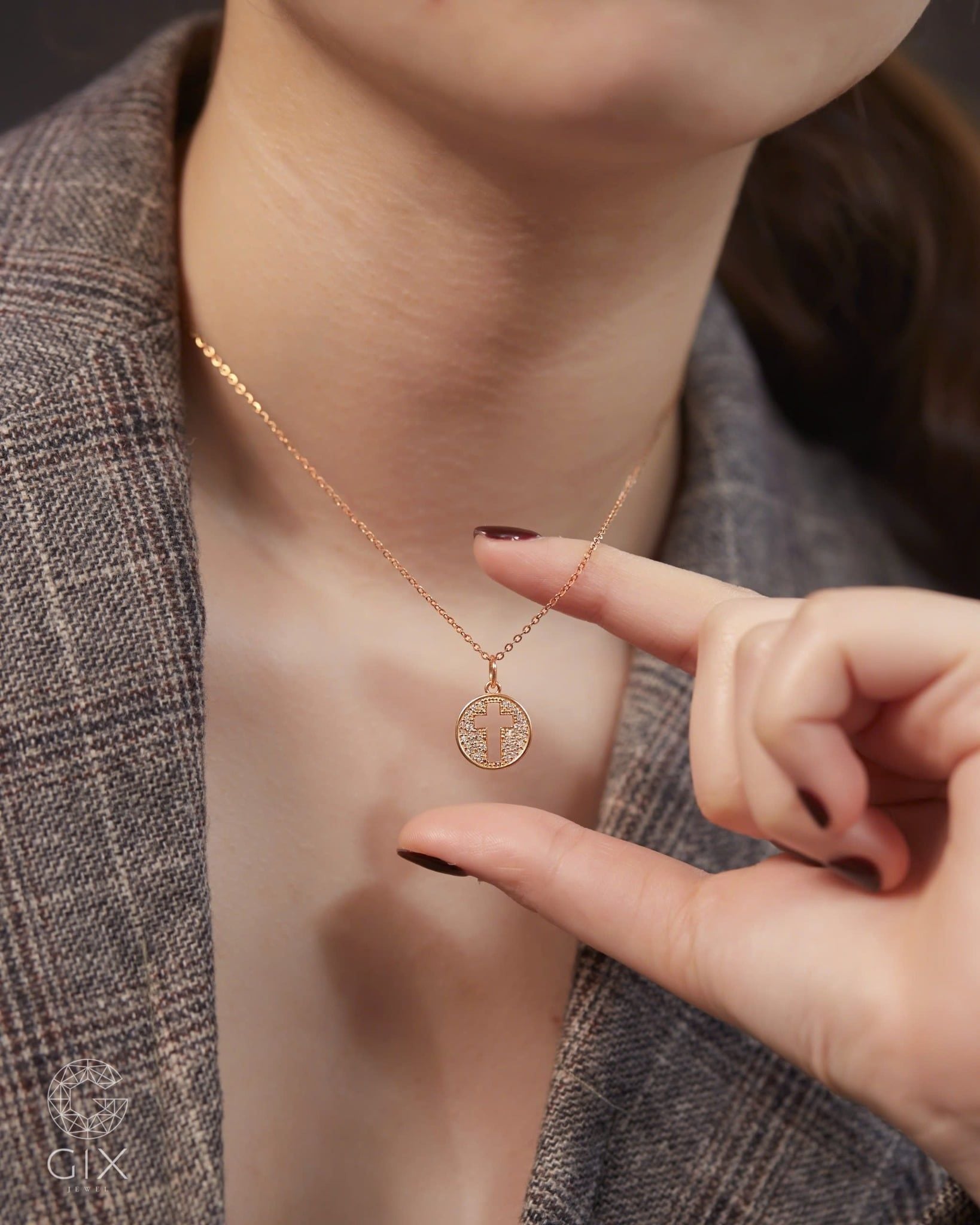  Vòng cổ mặt tròn khắc hình thánh giá bằng vàng & bạc s925 | Gixjewel 