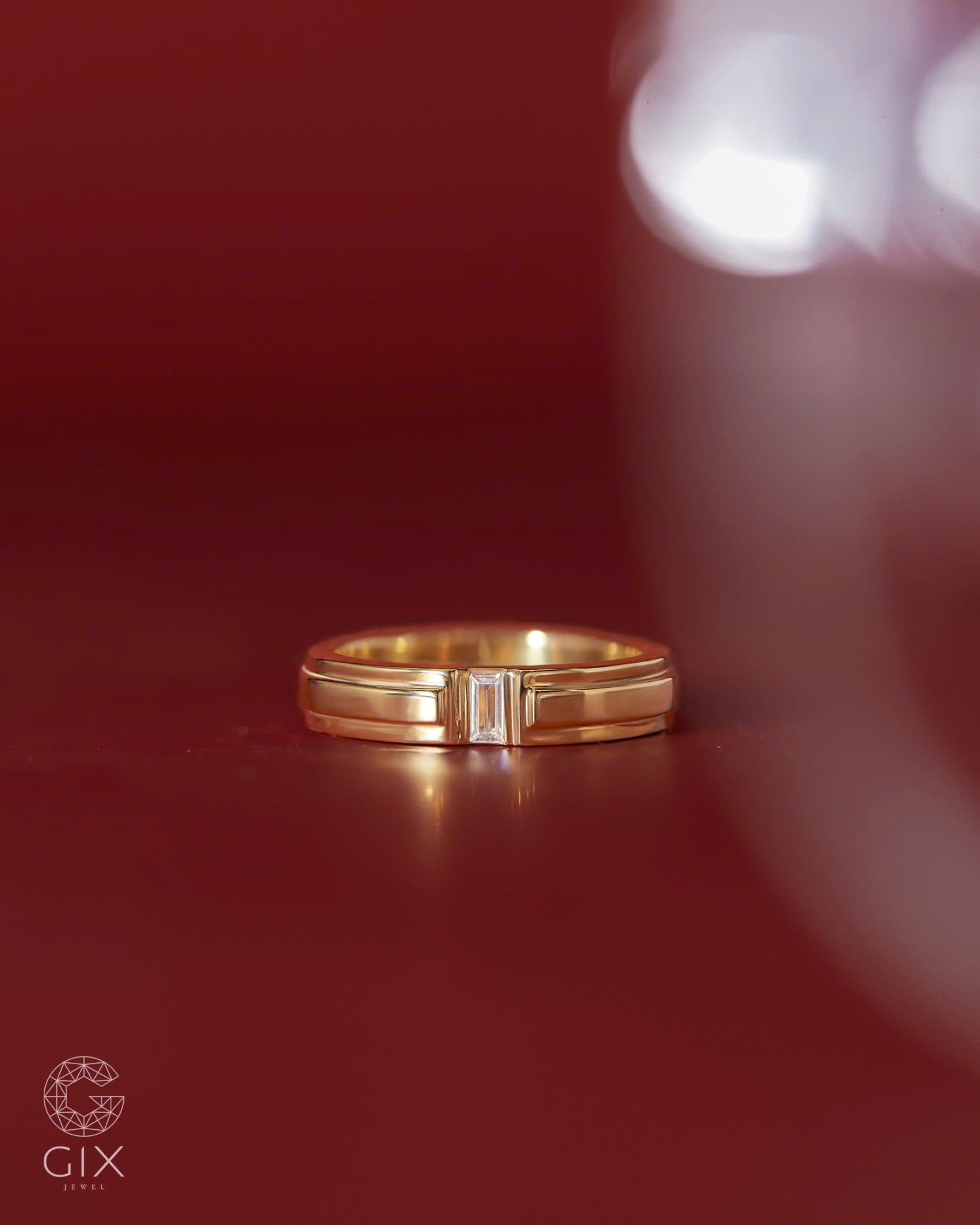  Nhẫn cưới kim cương vàng tây đẹp lạ bản vuông khắc hoa văn Gix Jewel 