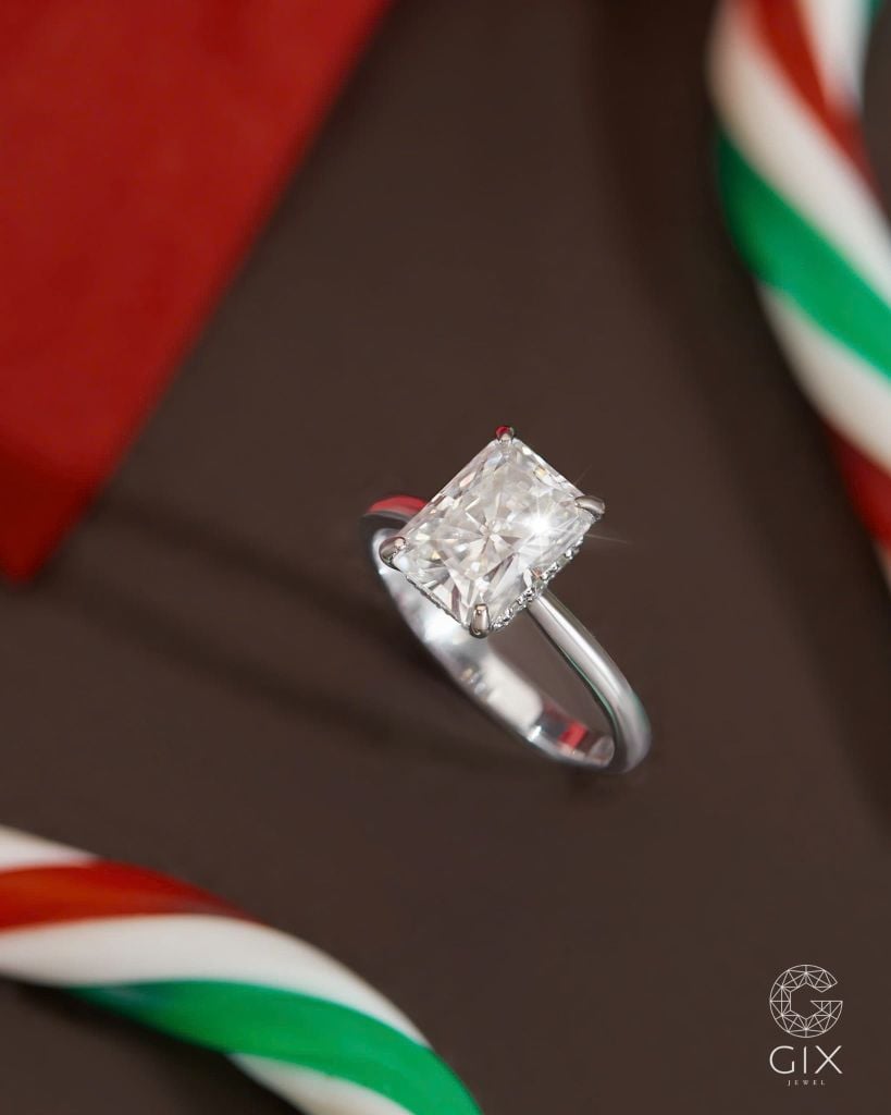  Nhẫn cầu hôn Radiant vàng trắng đính kim cương moissanite | Gix Jewel 