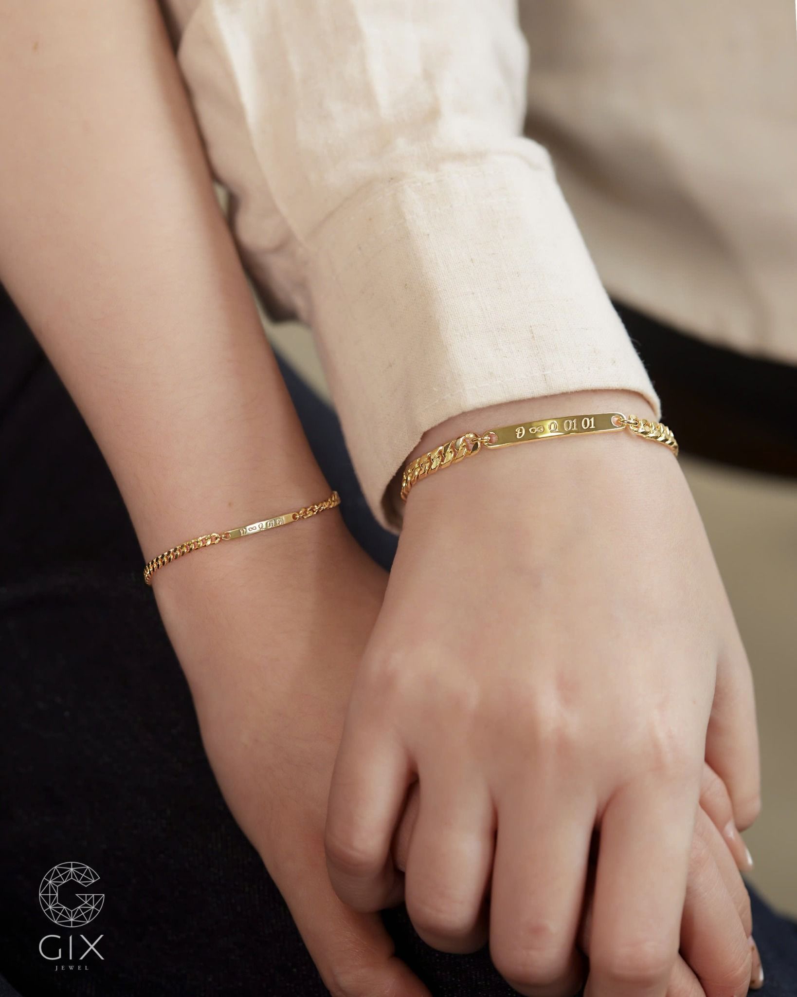  Lắc tay đôi nam nữ vàng & bạc đẹp khoen lật unisex bản lớn khắc tên Gix Jewel 