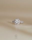  Nhẫn cầu hôn Halo vàng trắng đính kim cương | Gix Jewel 