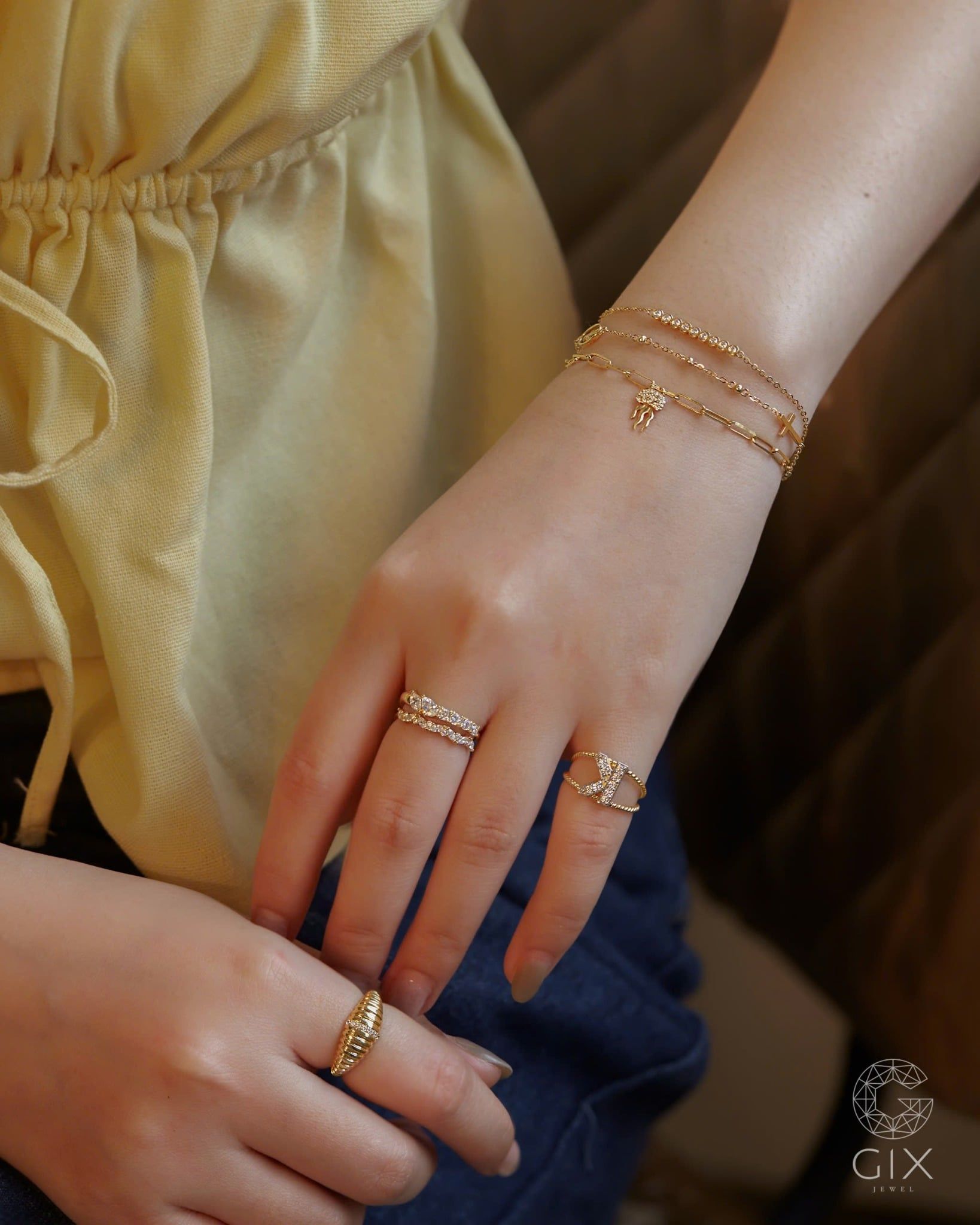  Vòng tay mắc xích vàng tây & bạc 925 gắn charm sứa | Gix Jewel 