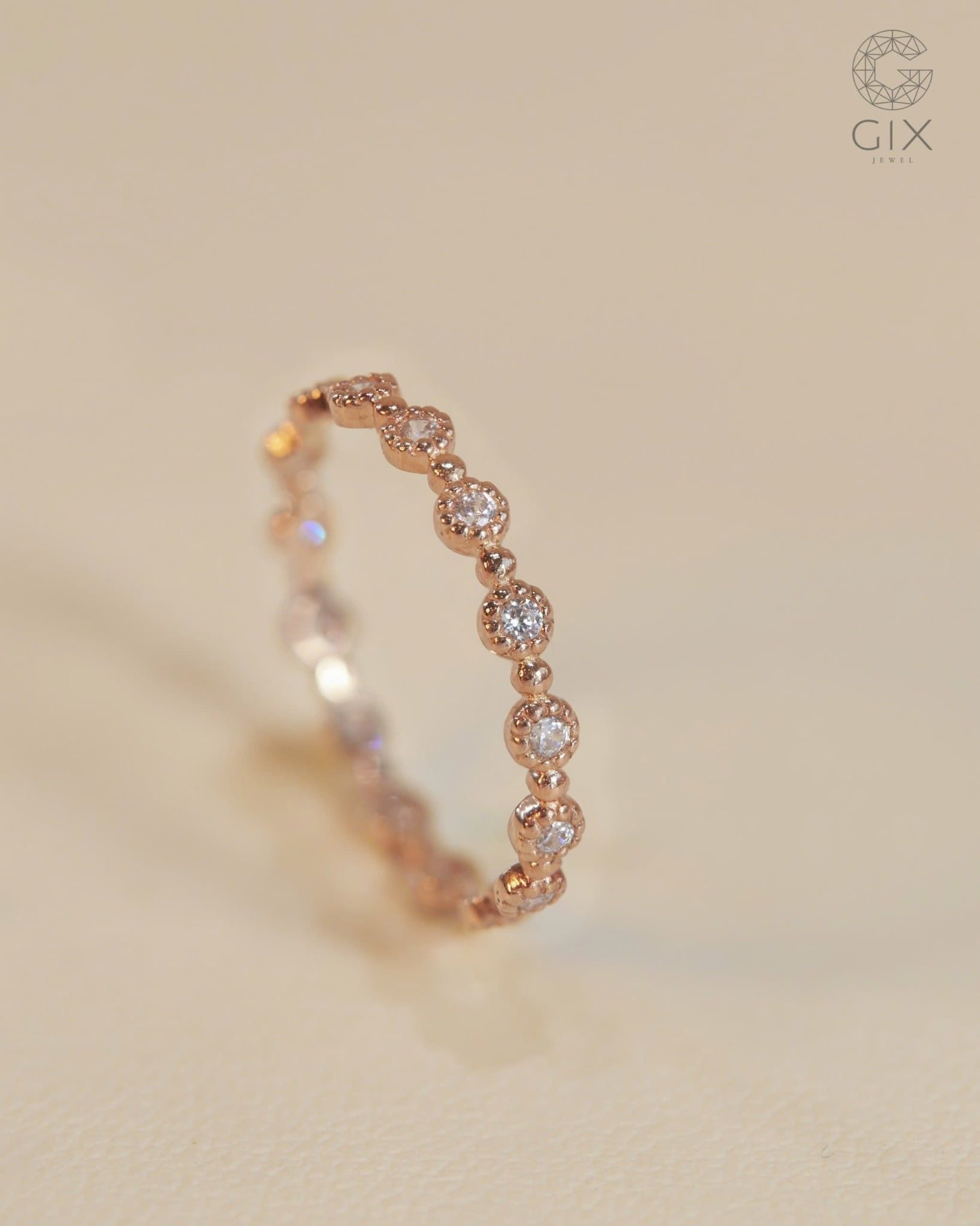  Nhẫn kim cương tấm chấu hình hoa đai mảnh đẹp - Petal Eternity | Gix Jewel 