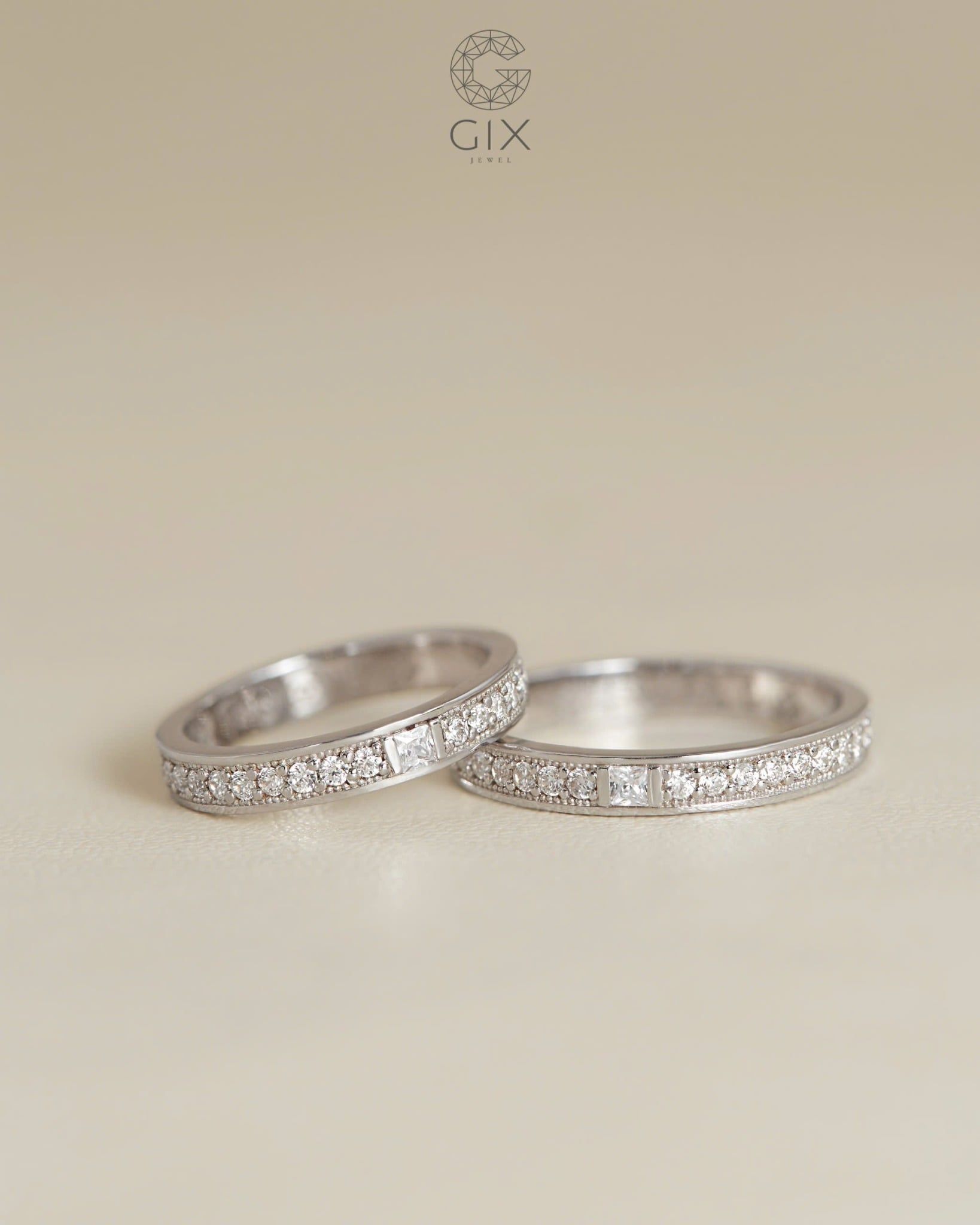 Nhẫn cưới vàng 18k thiết kế đính tấm full vòng - GCR25050206 | Gix Jewel 