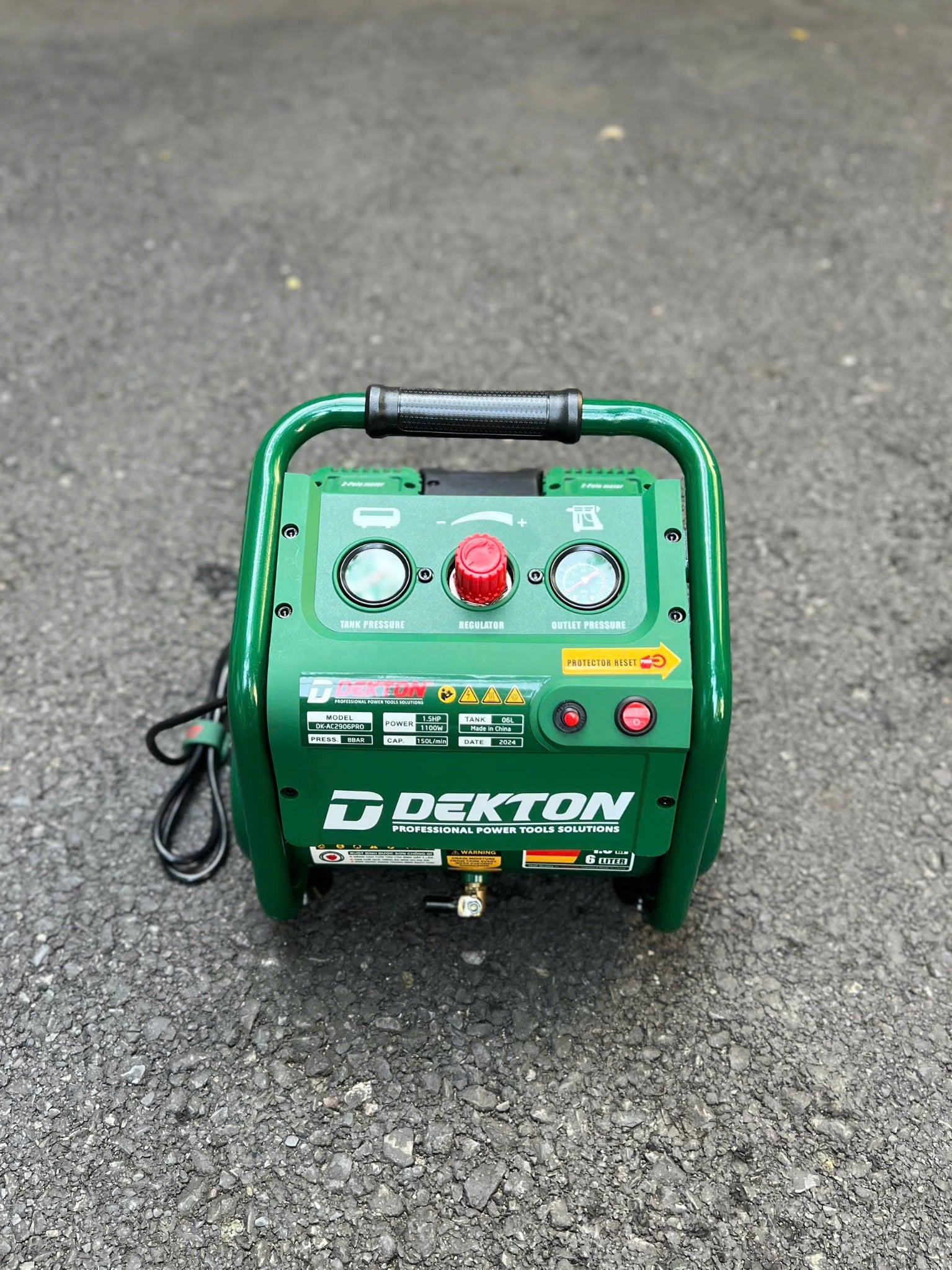  Máy Nén Khí Không Dầu Dekton DK - AC 2906 XPRO 