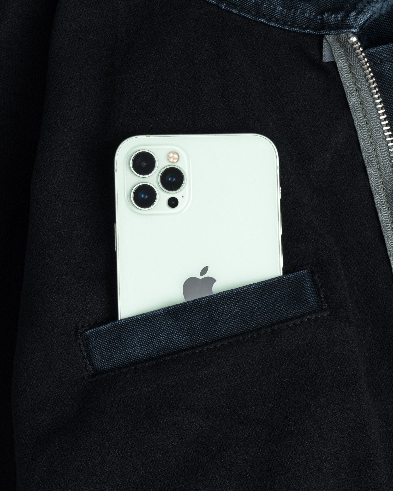 RIVET TRUCKER JACKET / INDIGO