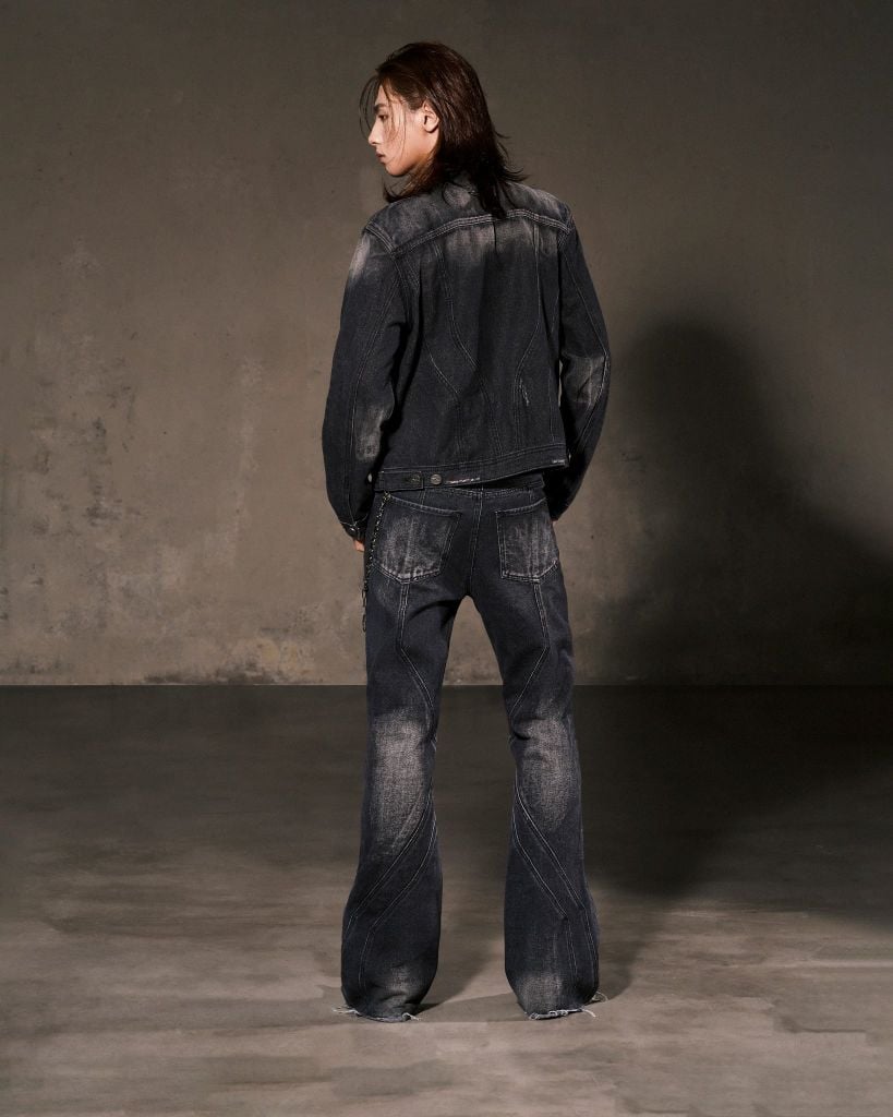 GRIME FLARED JEANS / GUNMETAL