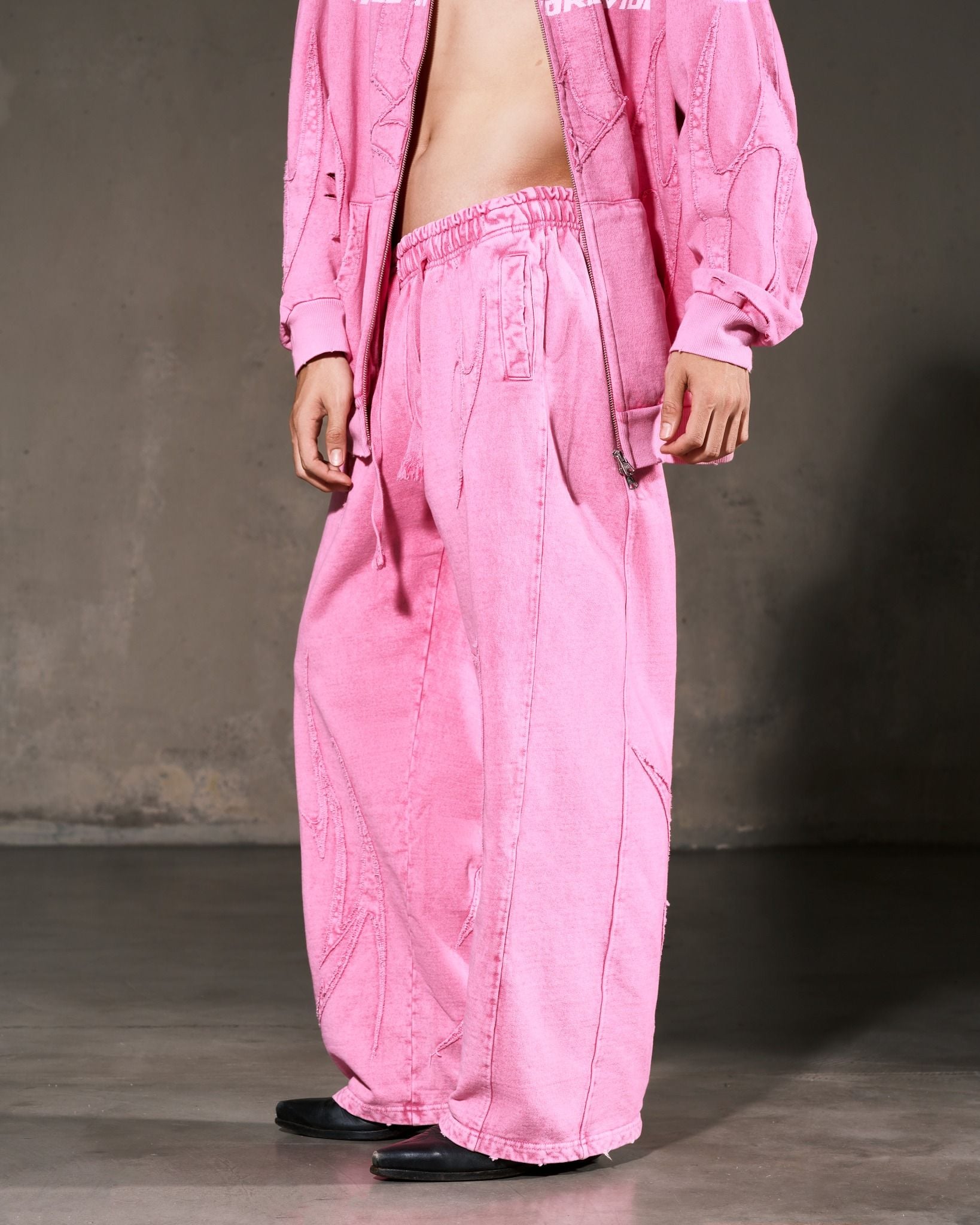 TRIBAL BAGGY JOGGER / TAFFY