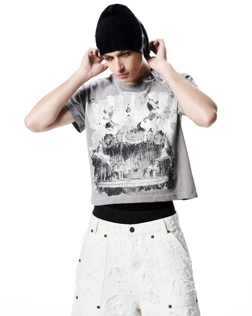 CAROUSEL TEE / SMOKE