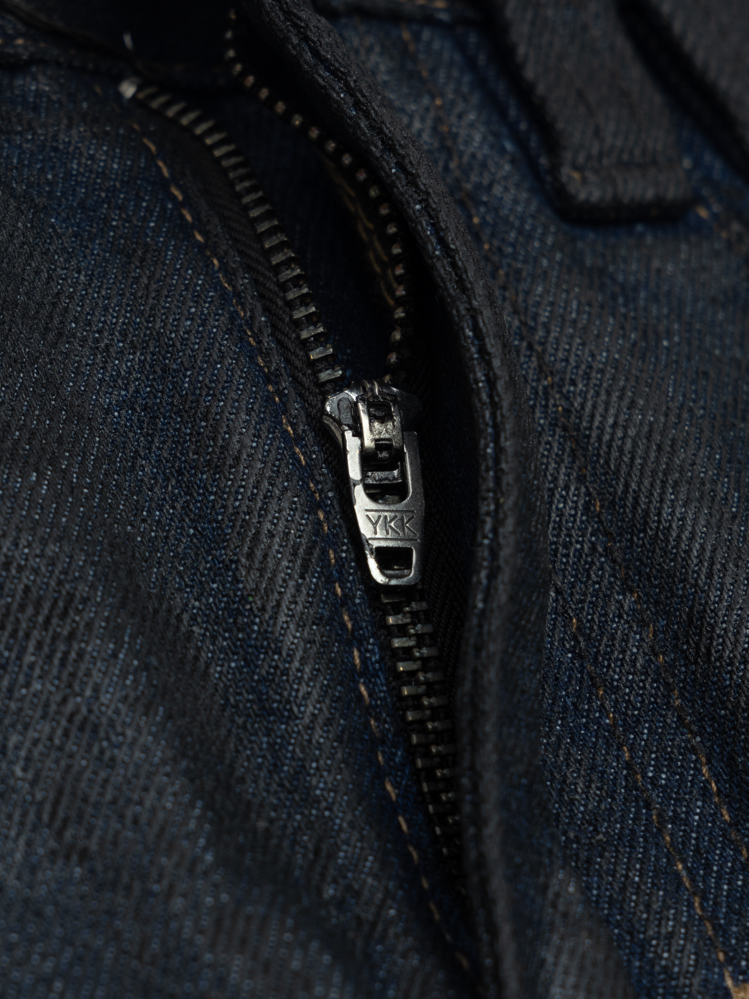 COATED BAGGY JEANS / BASALT