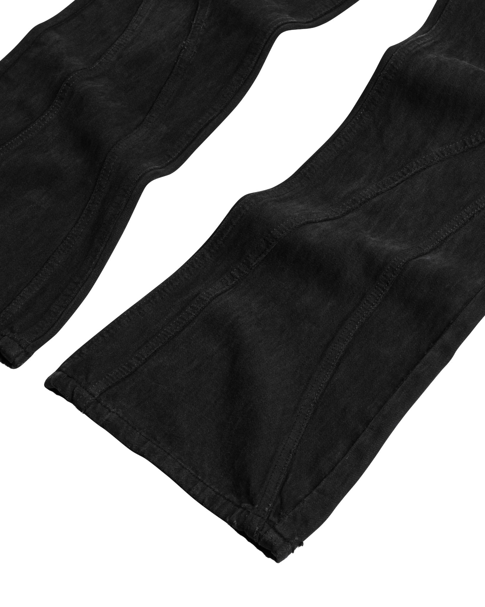 DISTRESSED FLARED JEANS / BLACK