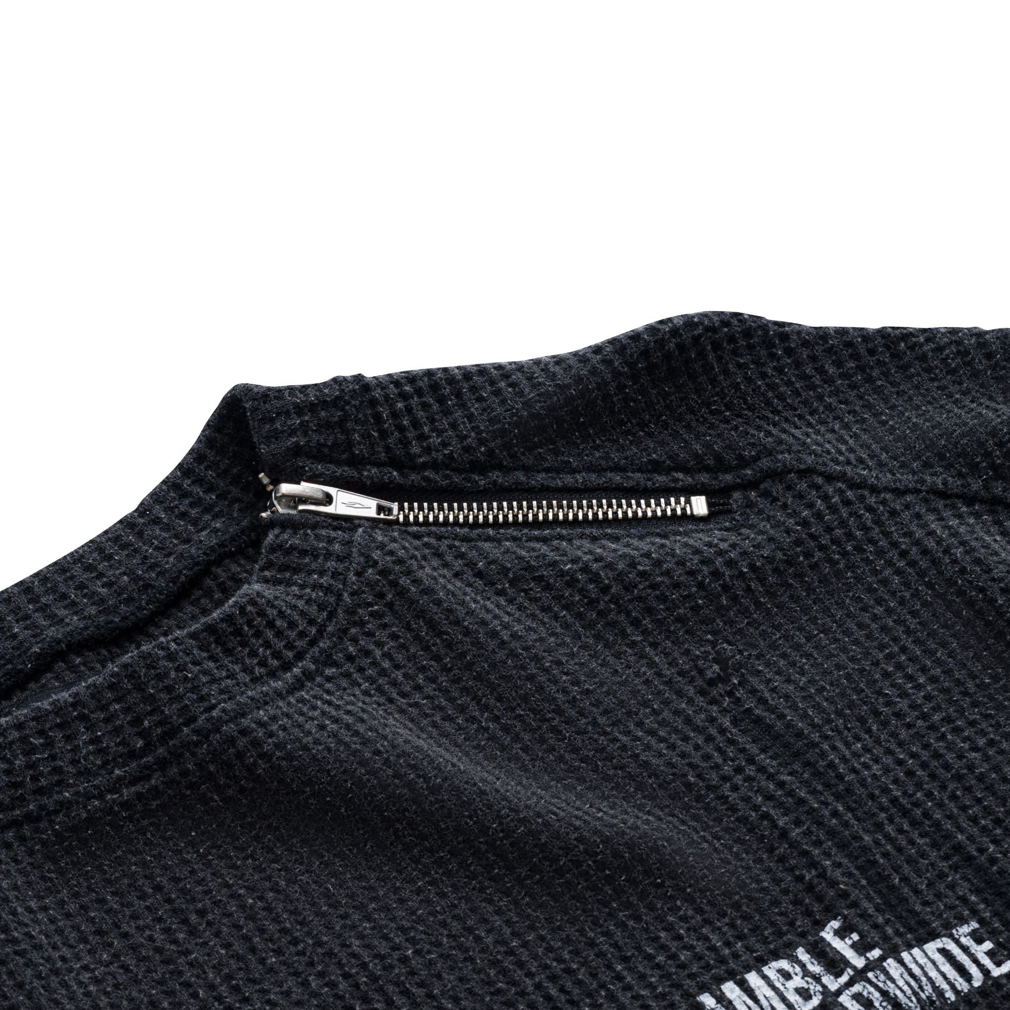DISTRESSED WAFFLE SWEATER / CHARCOAL