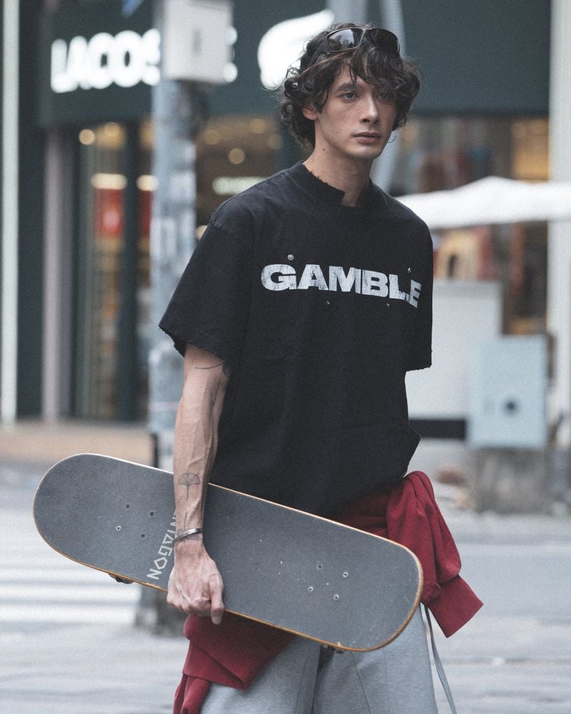 BROKEN V TEE / BLACK