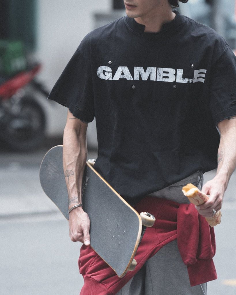 BROKEN V TEE / BLACK