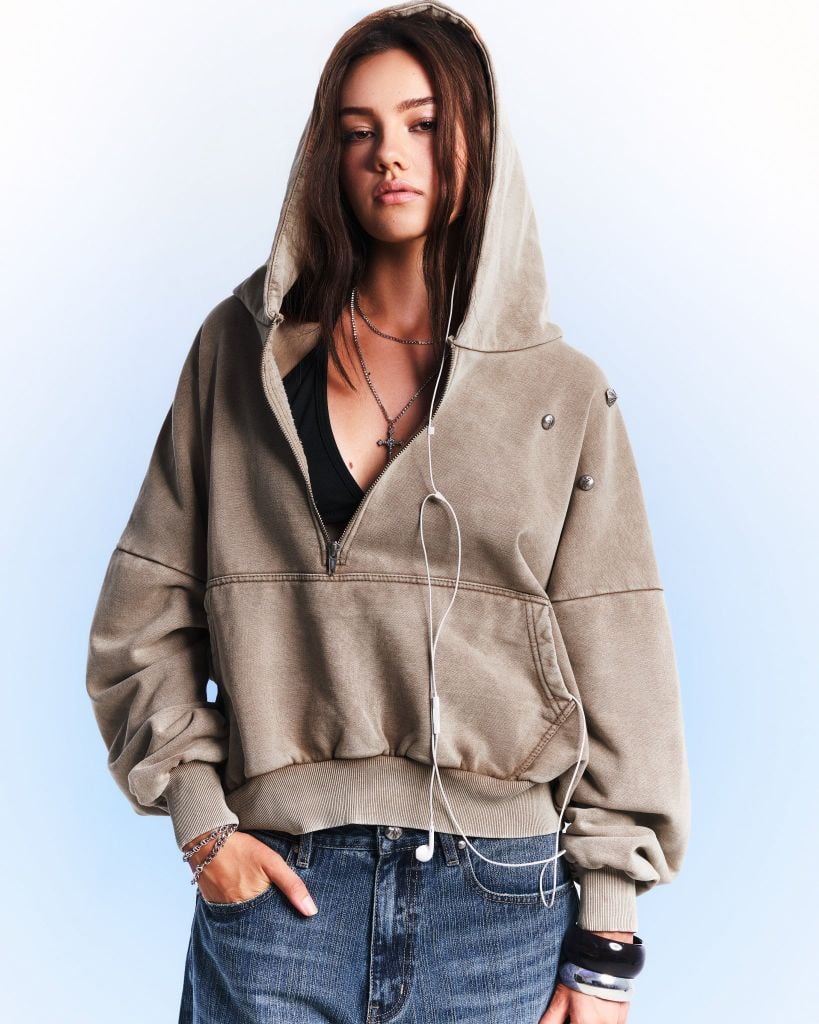 RIVET HALF-ZIP HOODIE / DUST
