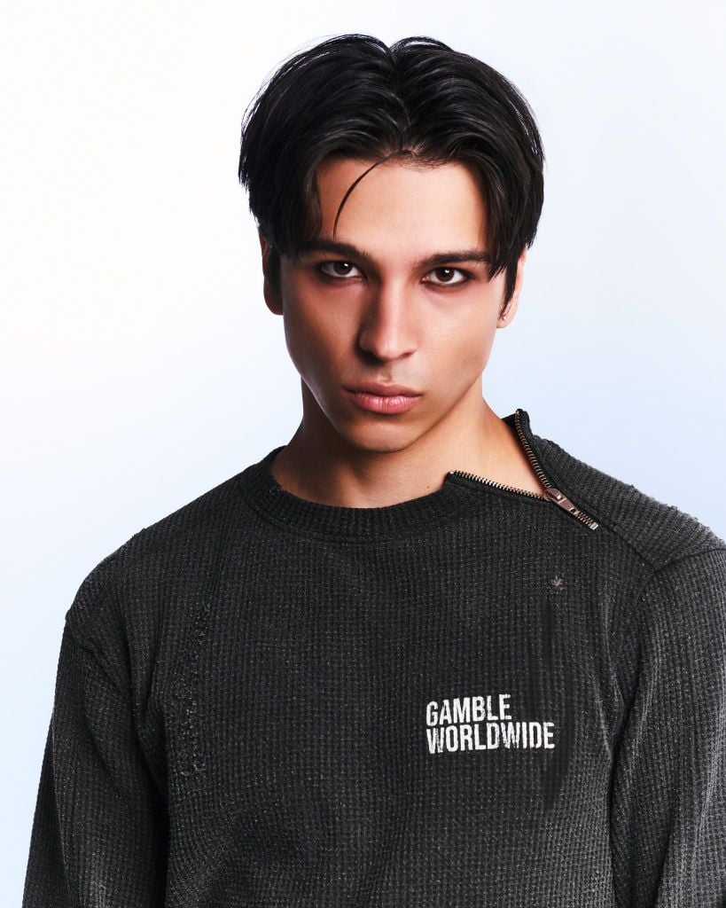 DISTRESSED WAFFLE SWEATER / CHARCOAL