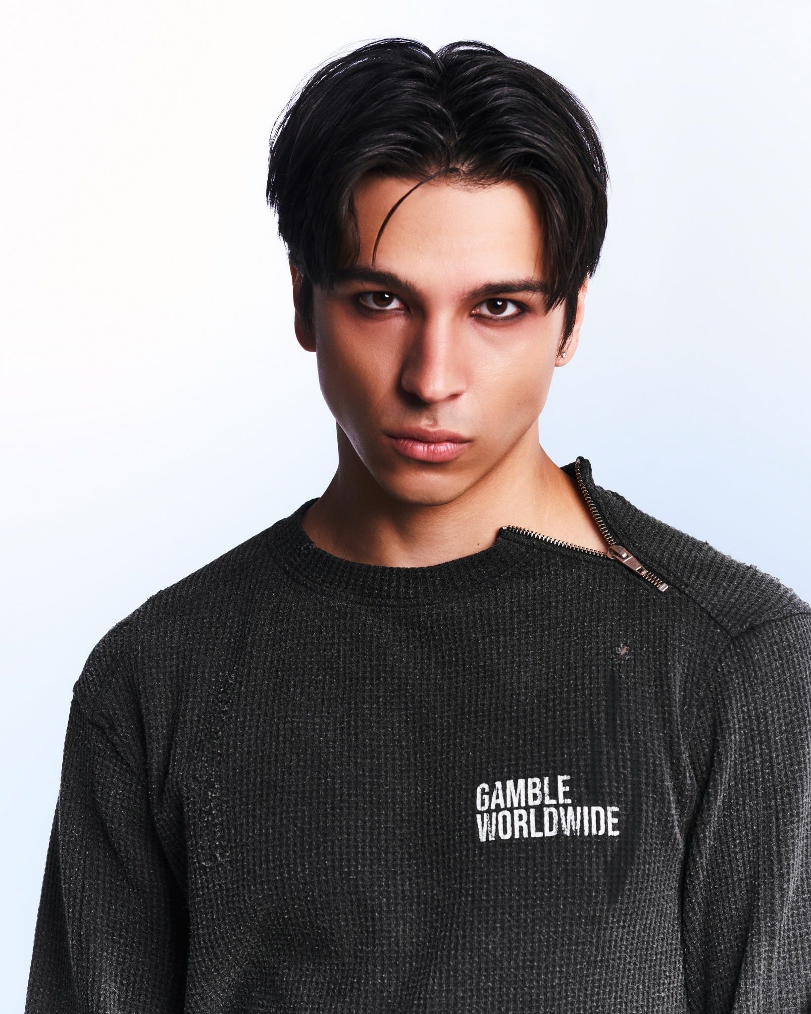 DISTRESSED WAFFLE SWEATER / CHARCOAL