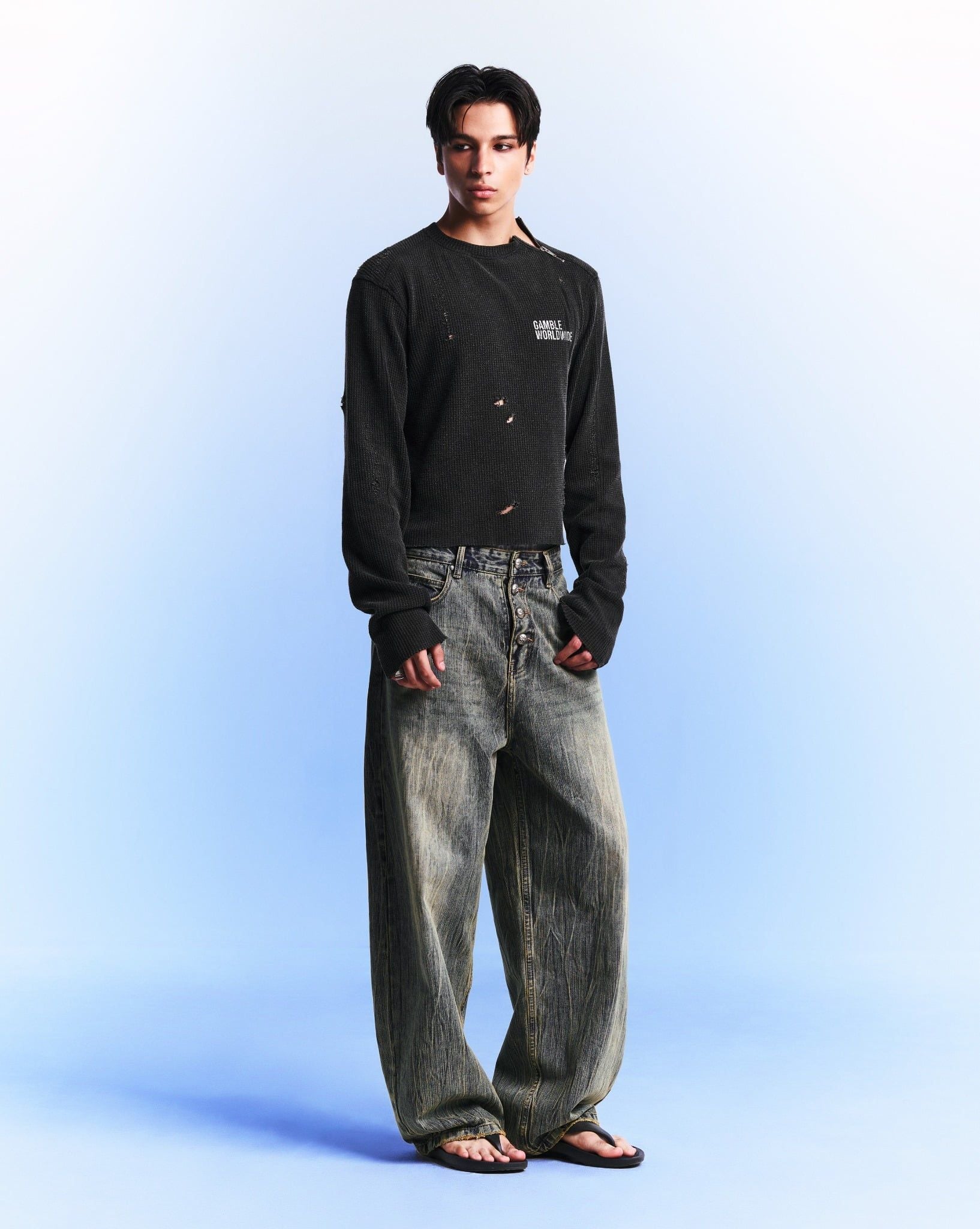 DISTRESSED WAFFLE SWEATER / CHARCOAL