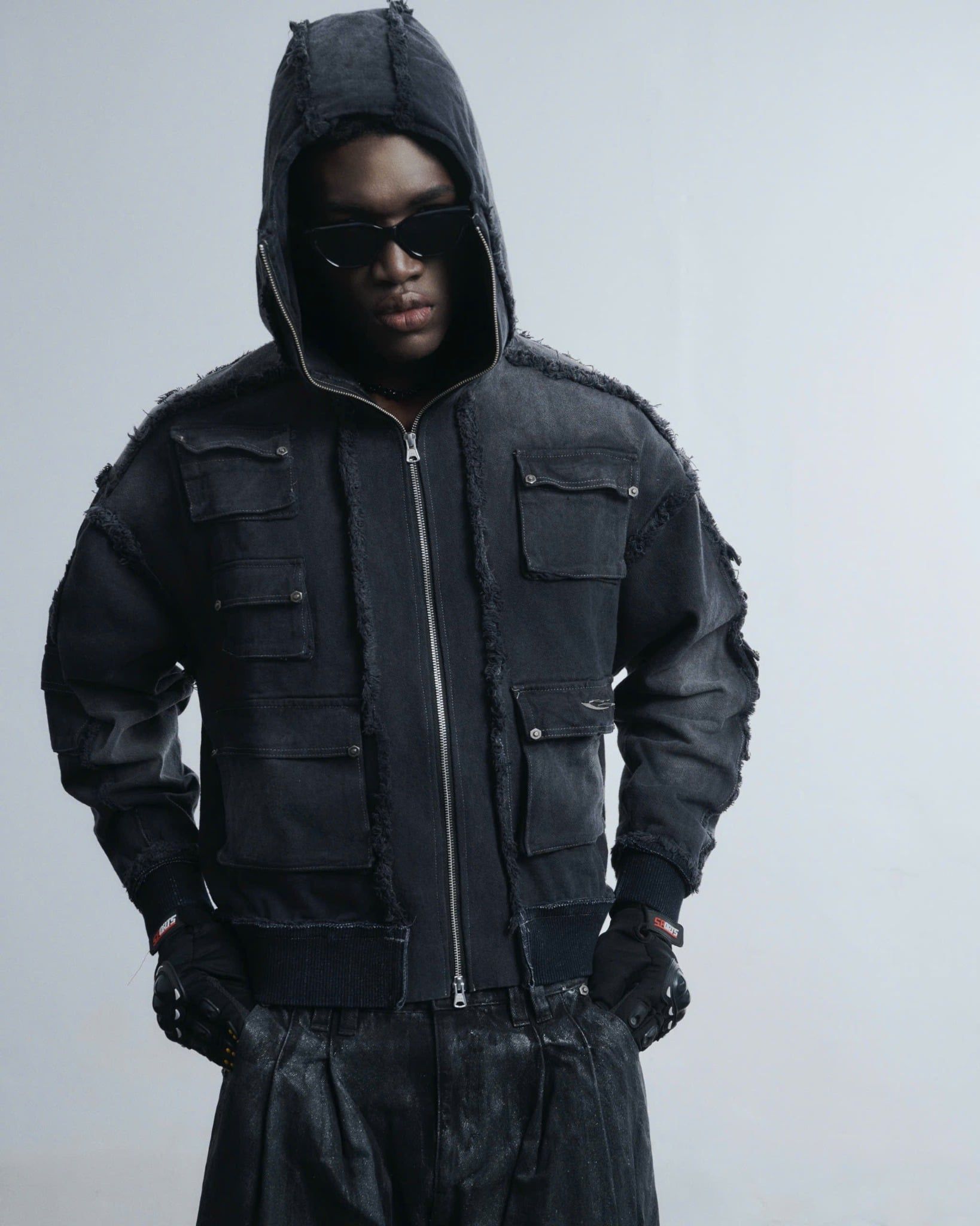 MULTI-P HOODIE / CHARCOAL
