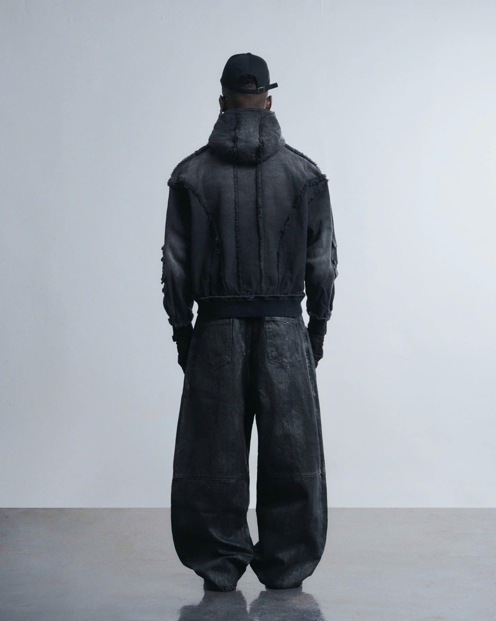 MULTI-P HOODIE / CHARCOAL